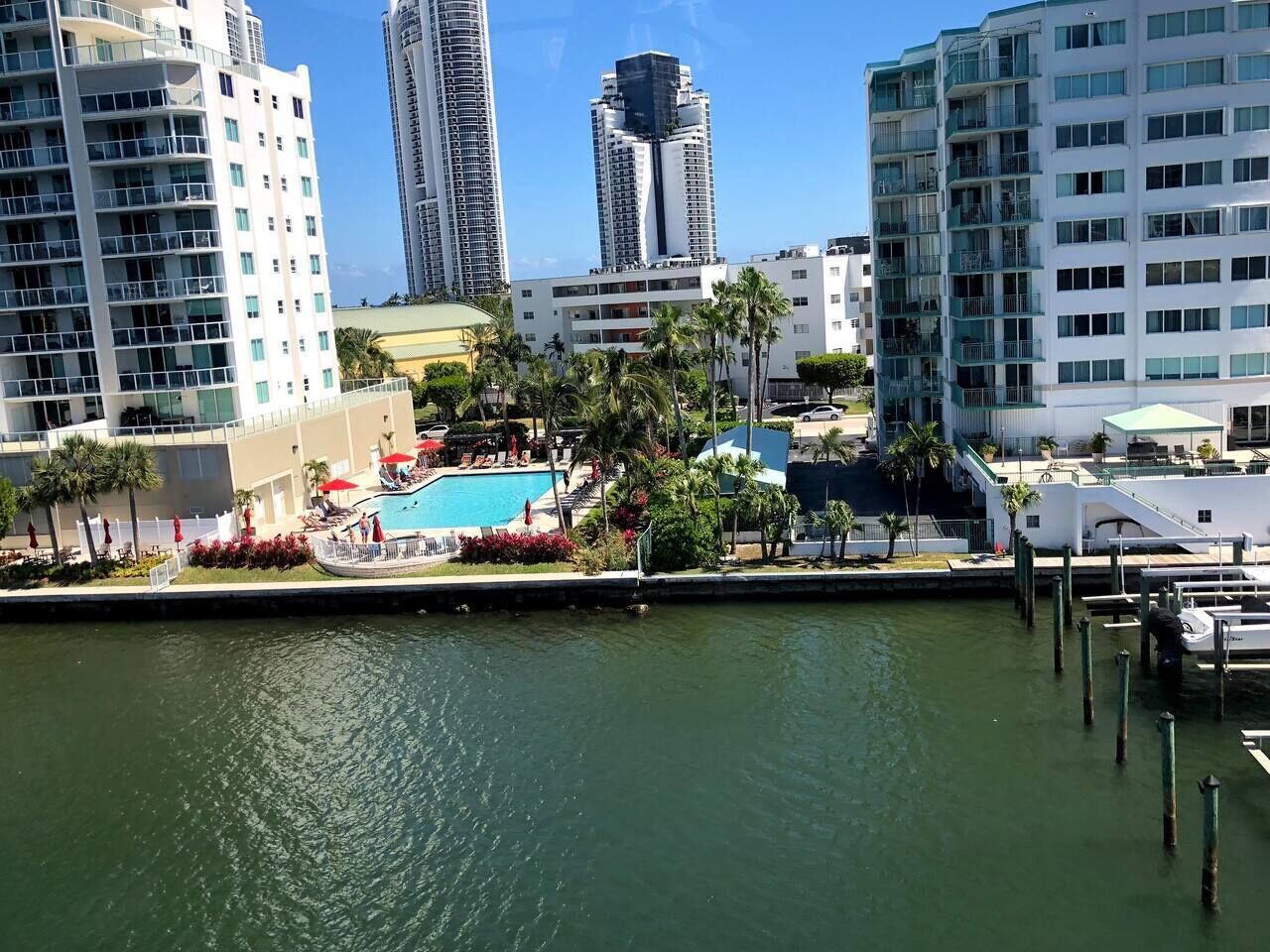 Marina Bay Club