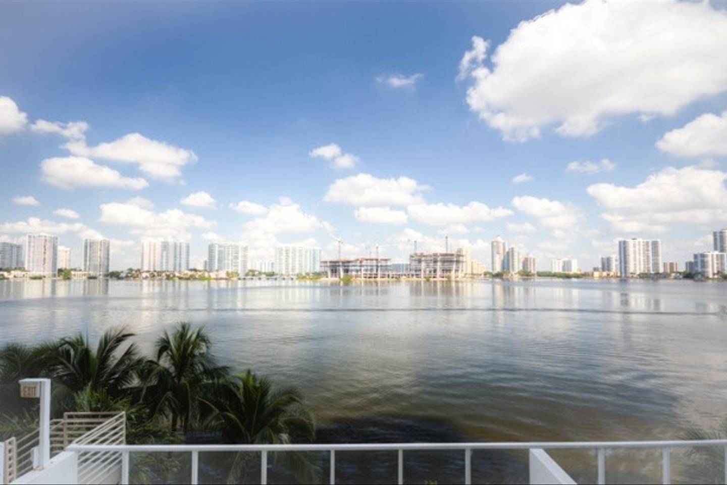 Marina Bay Club