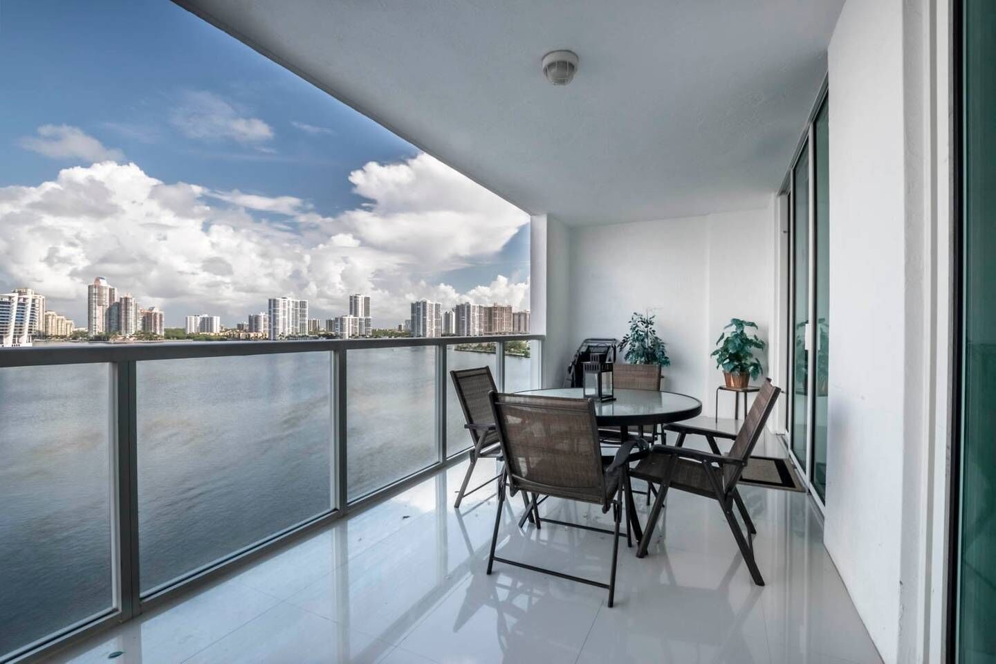 Marina Bay Club