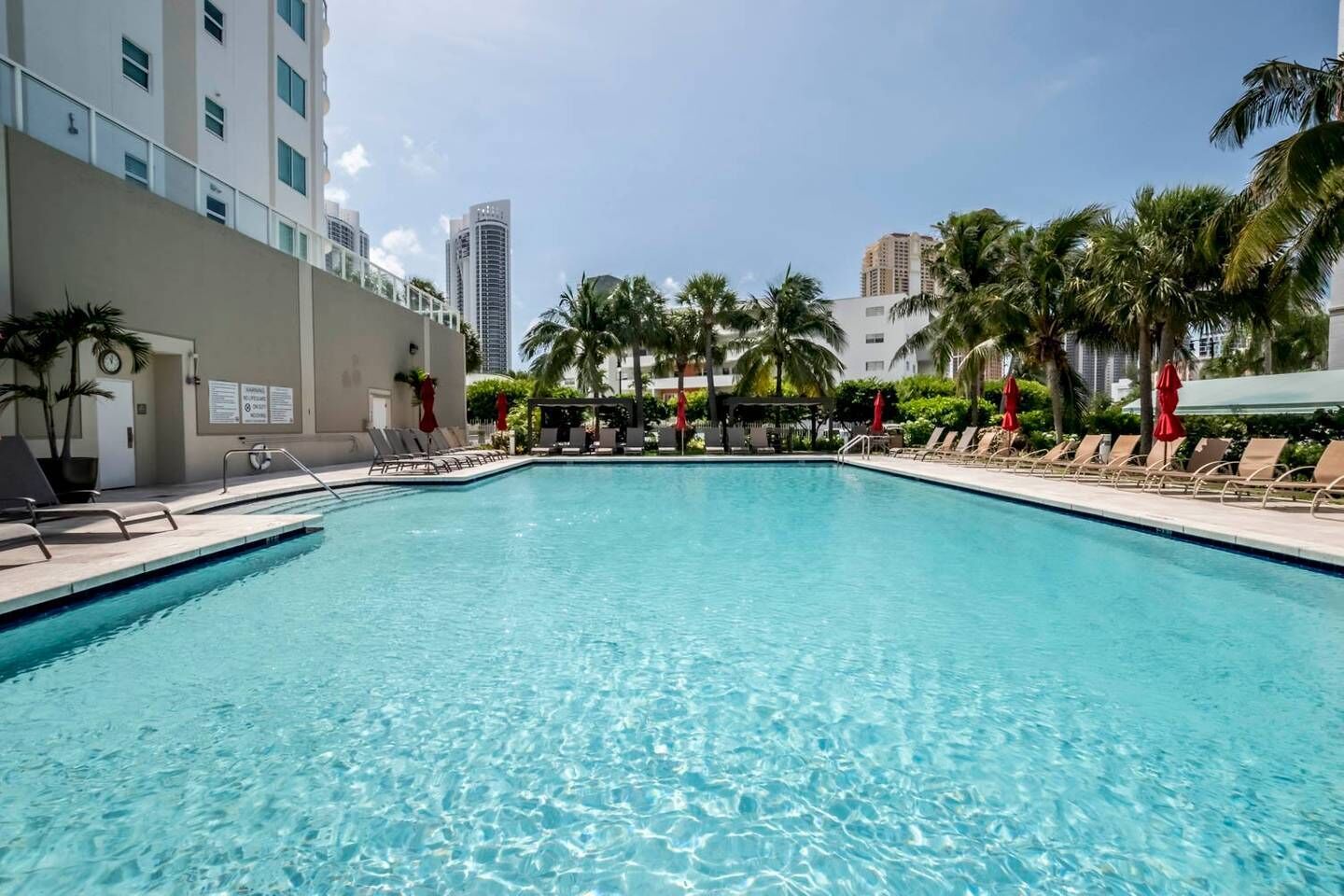 Marina Bay Club