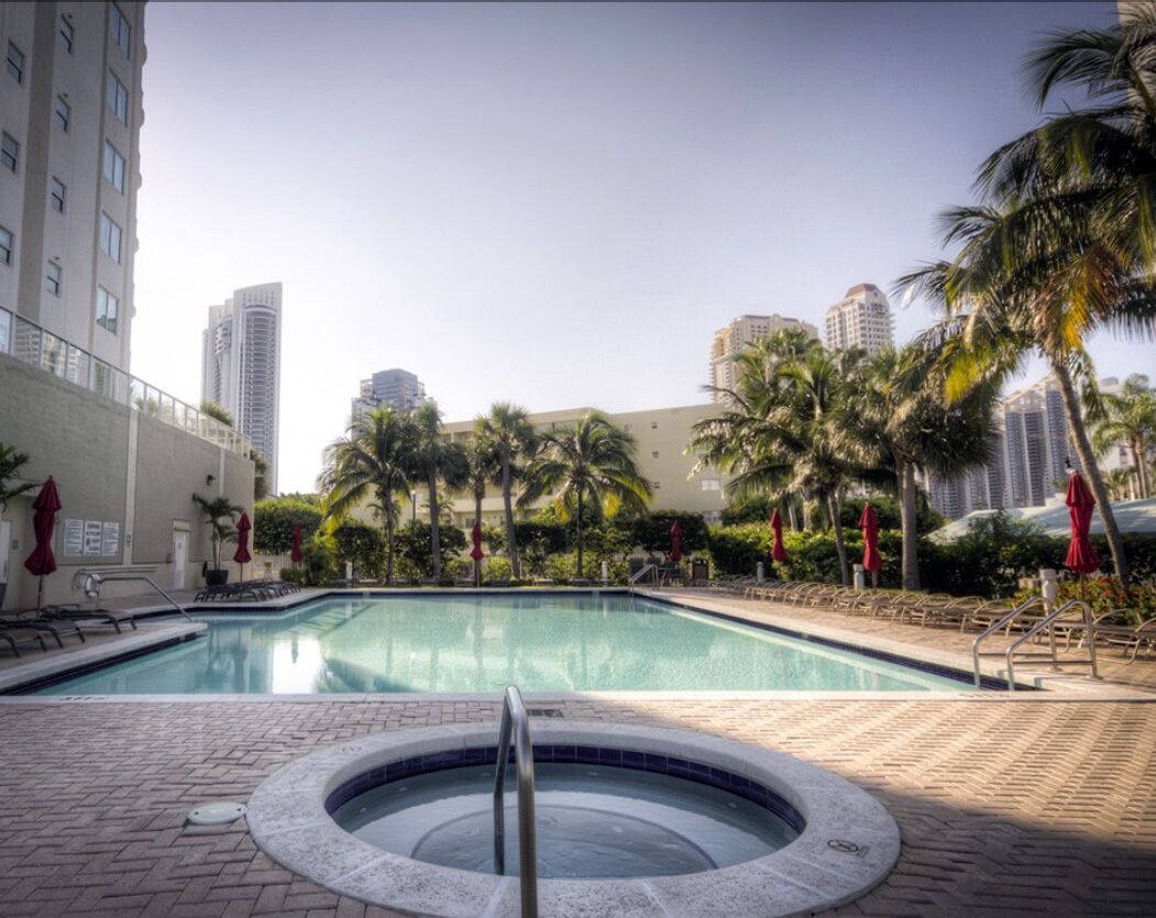 Marina Bay Club