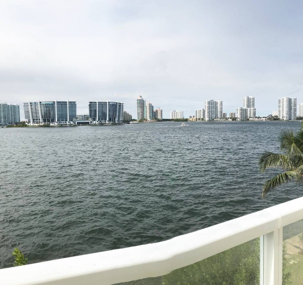 Marina Bay Club