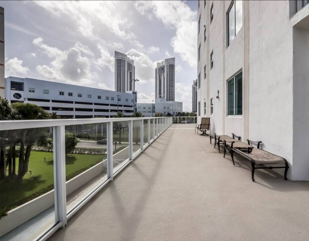 Marina Bay Club