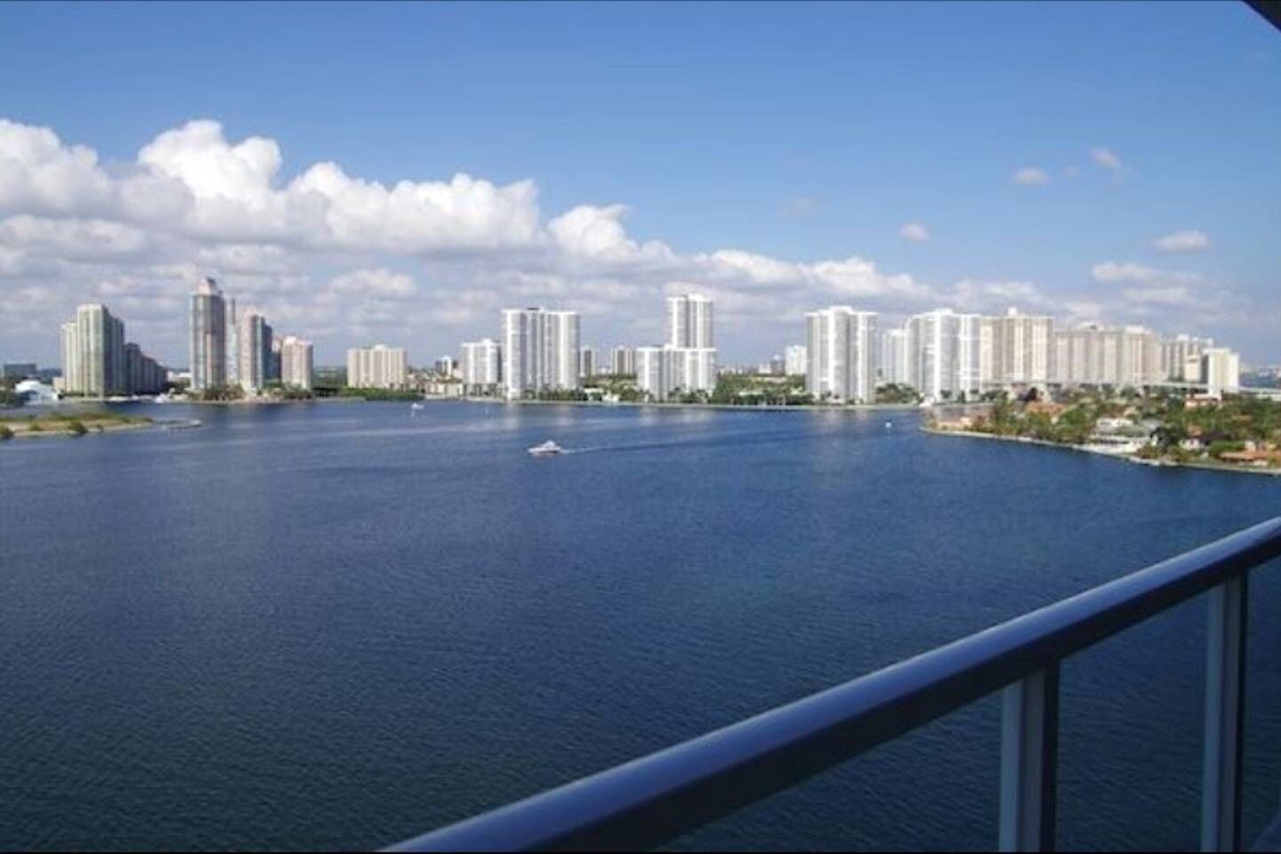 Marina Bay Club