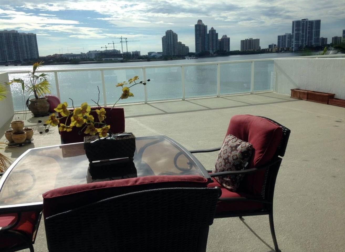Marina Bay Club