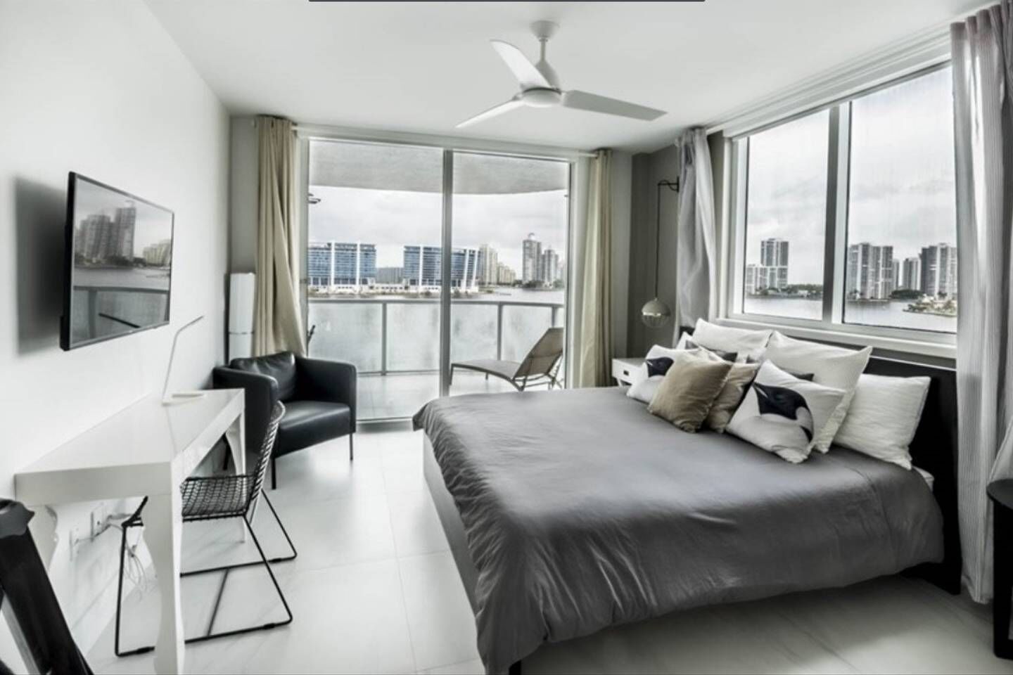Marina Bay Club