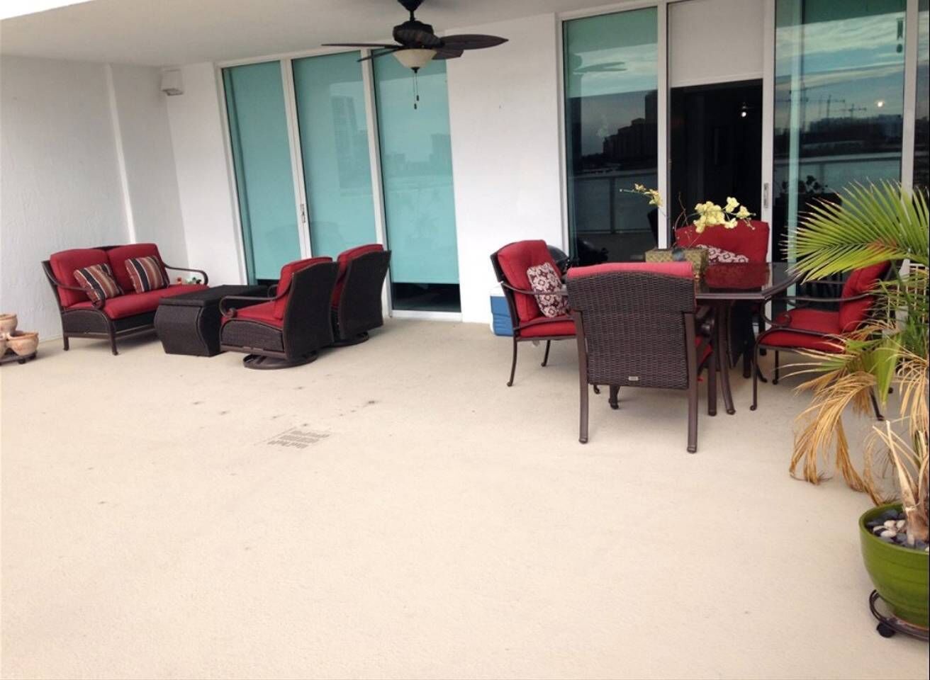 Marina Bay Club