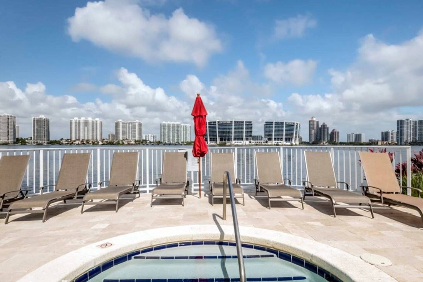 Marina Bay Club
