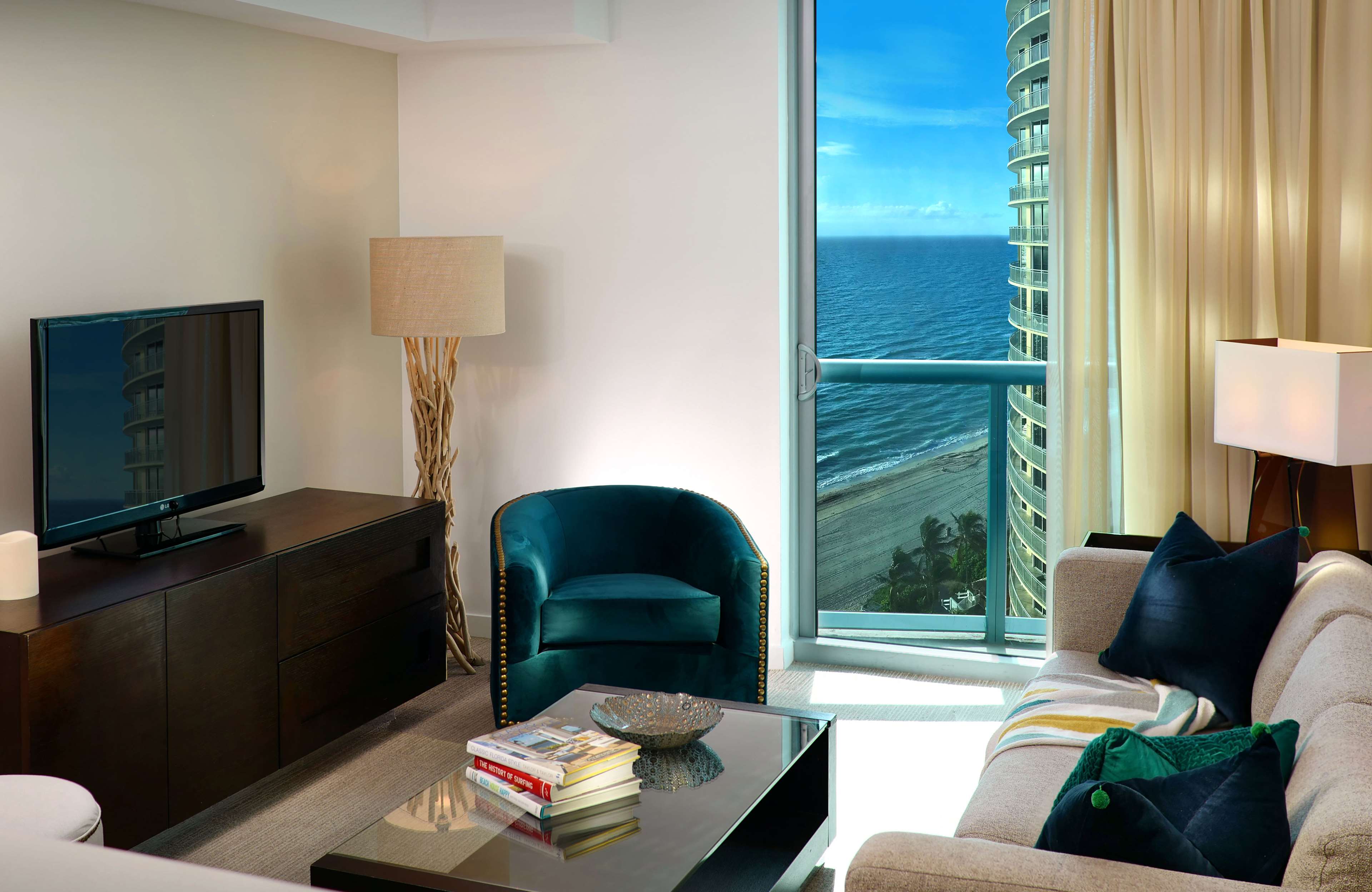 Solé Miami, A Noble House Resort