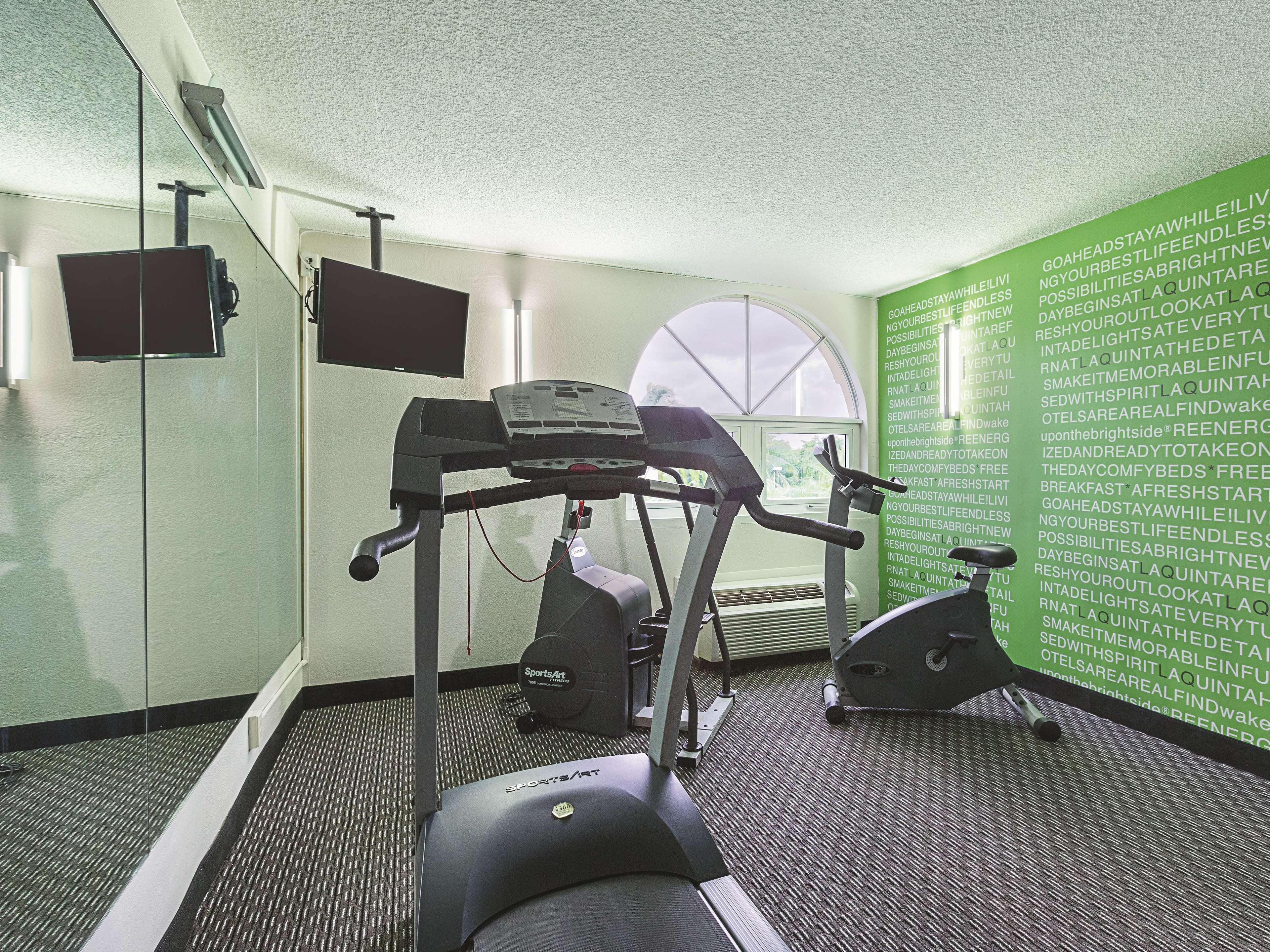 La Quinta Inn & Suites by Wyndham Miami Lakes