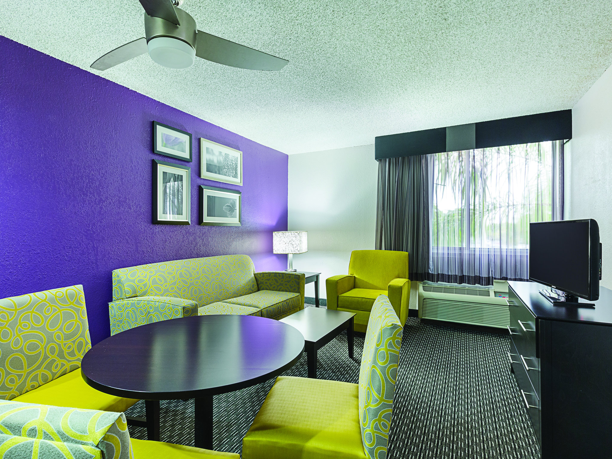 La Quinta Inn & Suites by Wyndham Miami Lakes