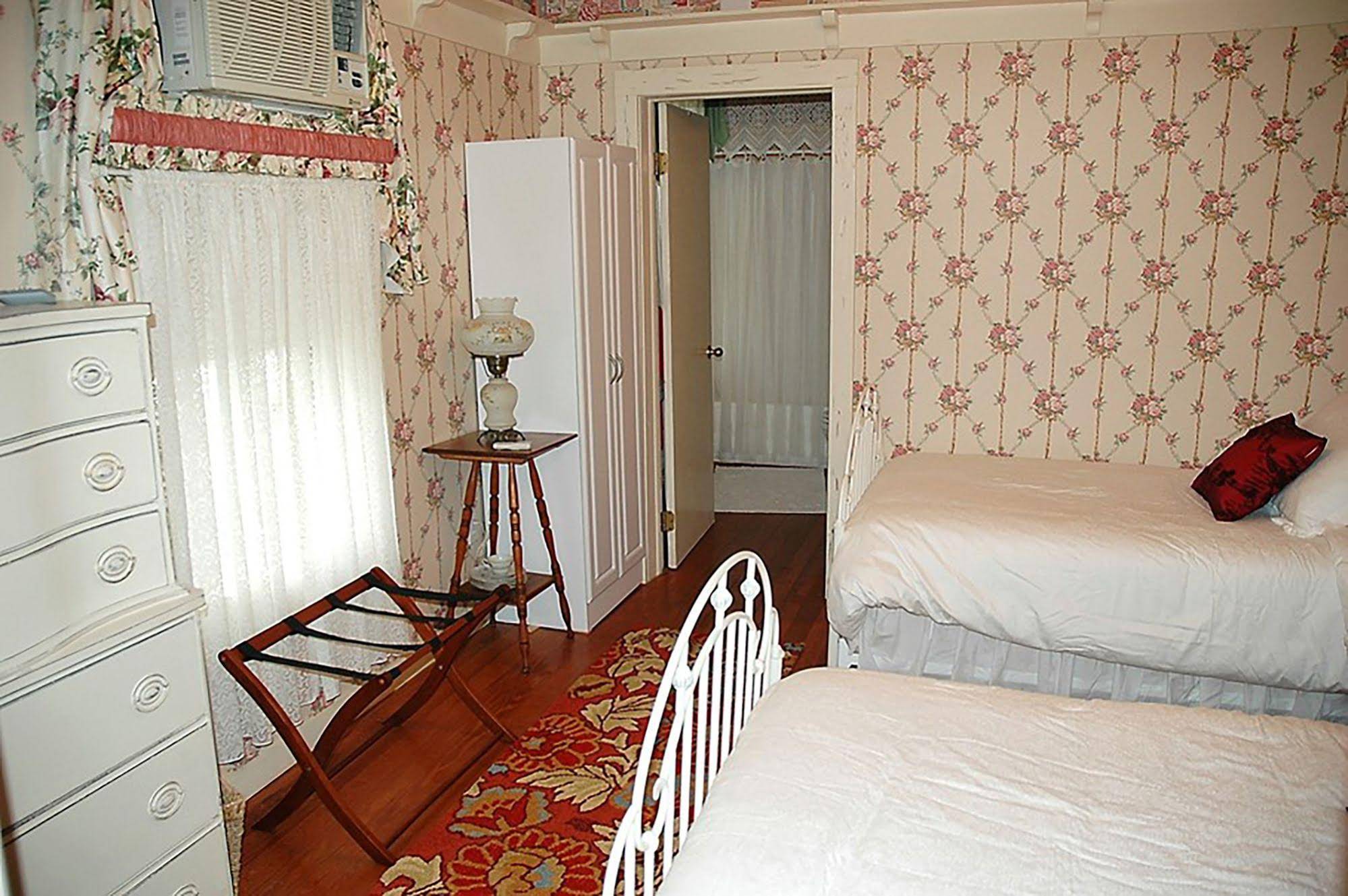 The Heirloom Inn