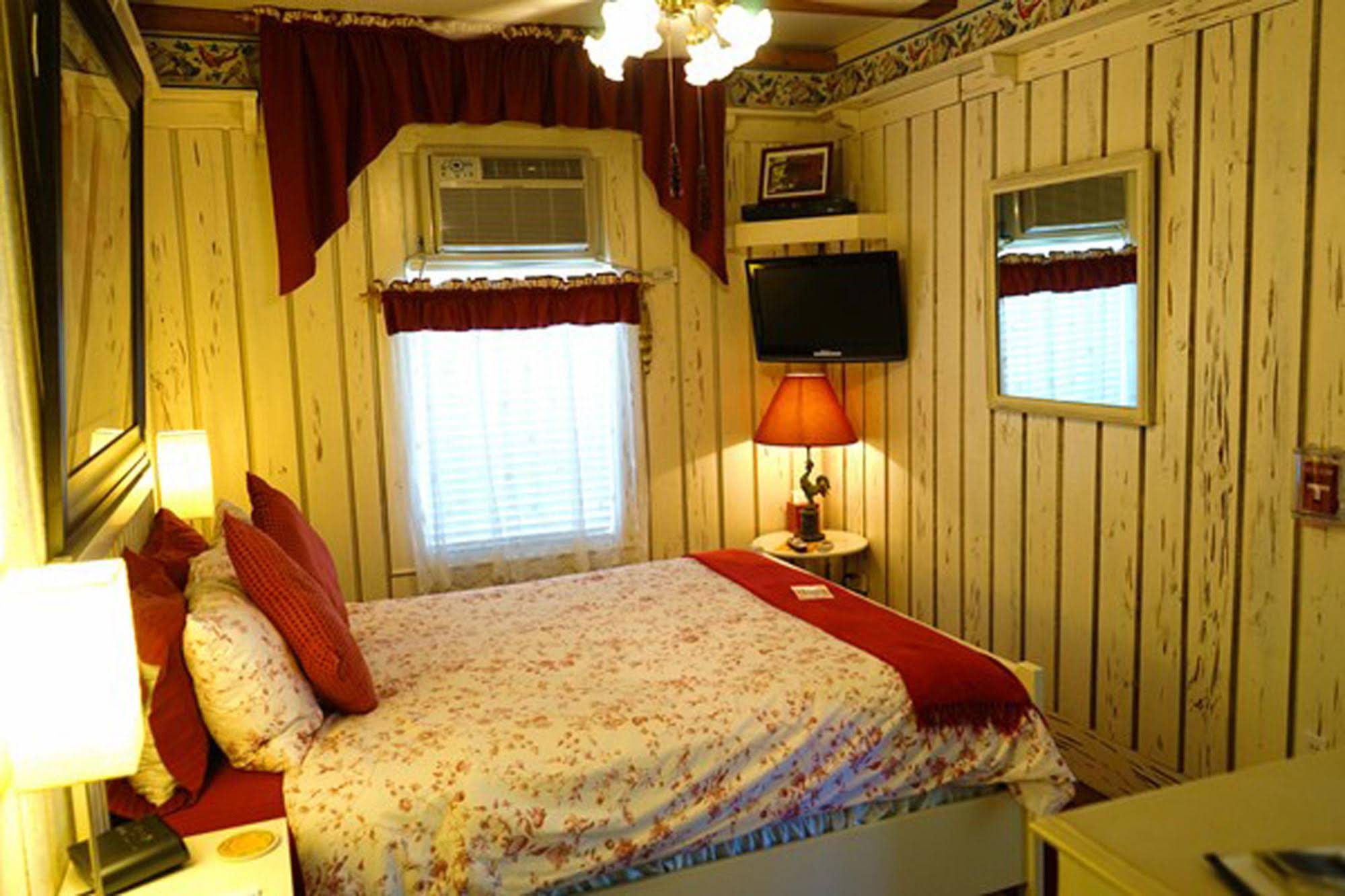 The Heirloom Inn