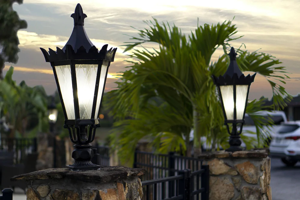 Spinnaker Inn of Naples