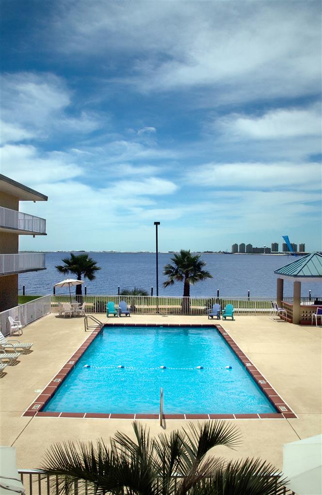 Best Western Navarre Waterfront