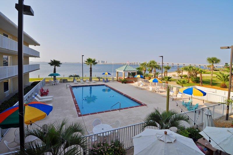 Best Western Navarre Waterfront