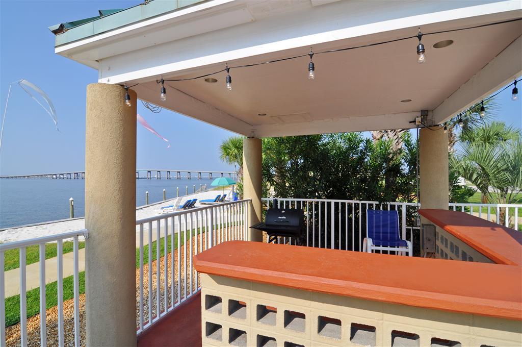 Best Western Navarre Waterfront