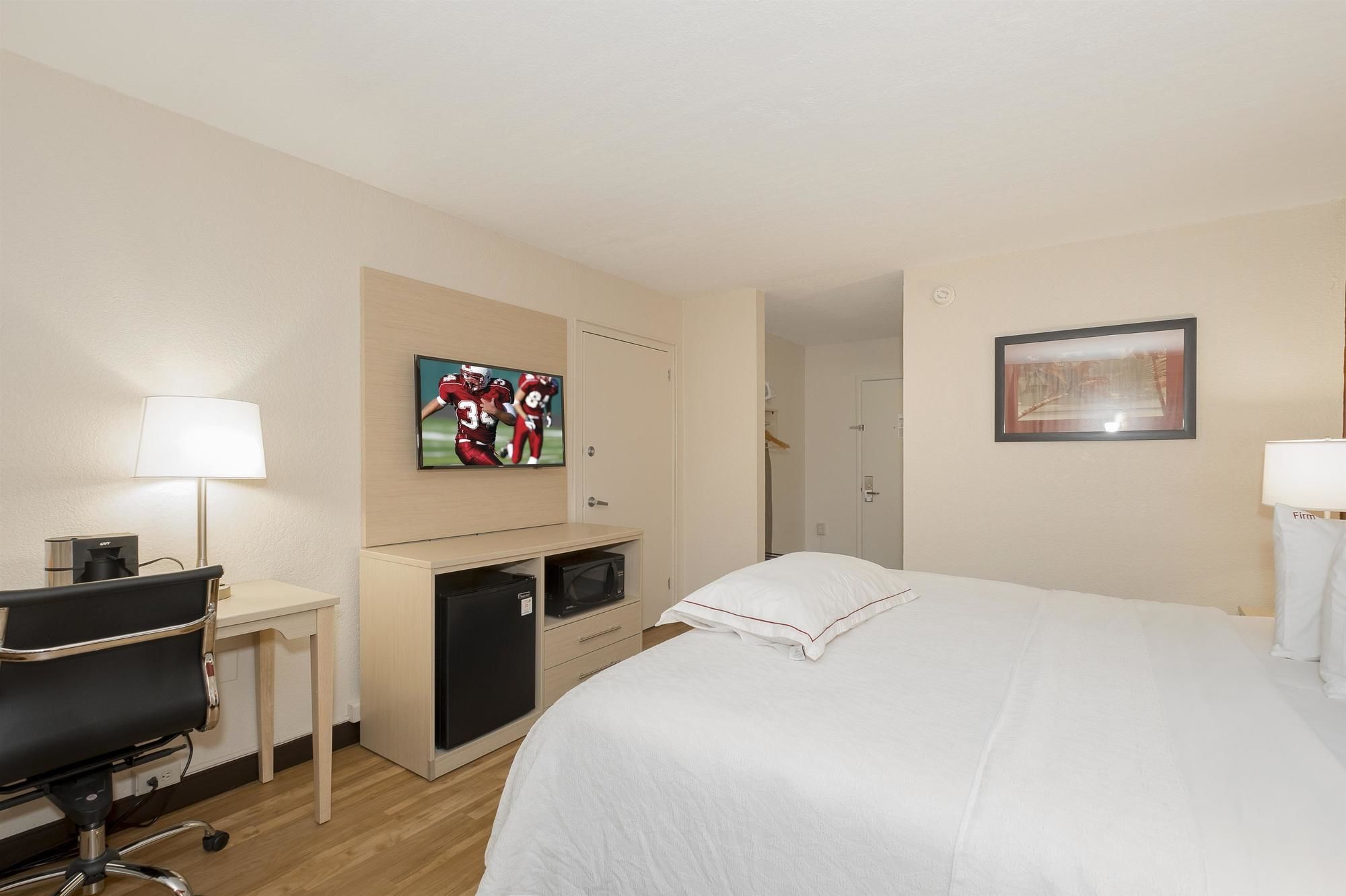 Days Inn by Wyndham Neptune Beach