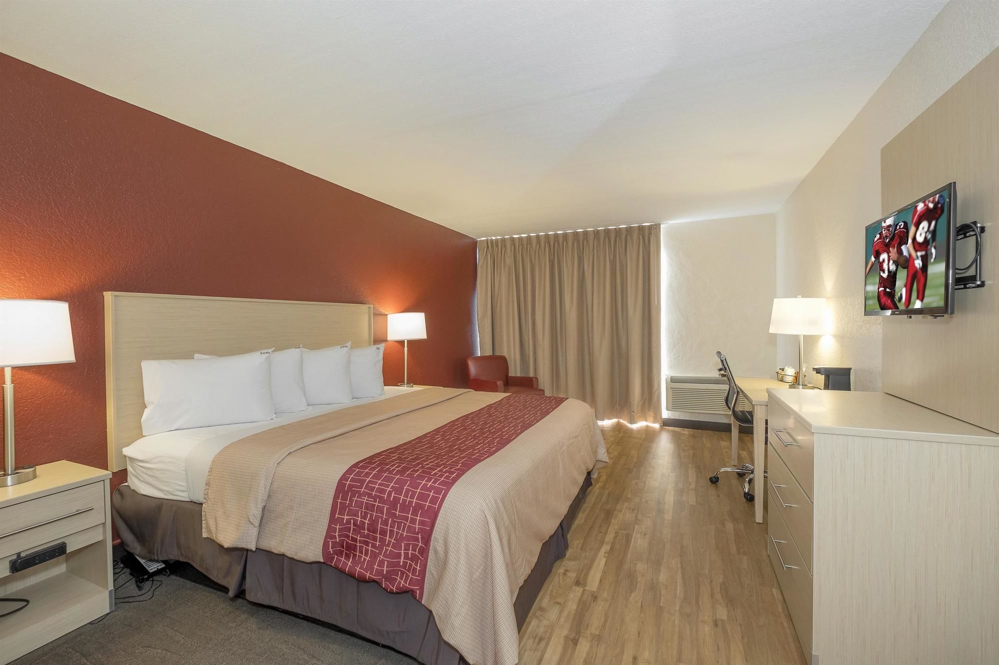 Days Inn by Wyndham Neptune Beach