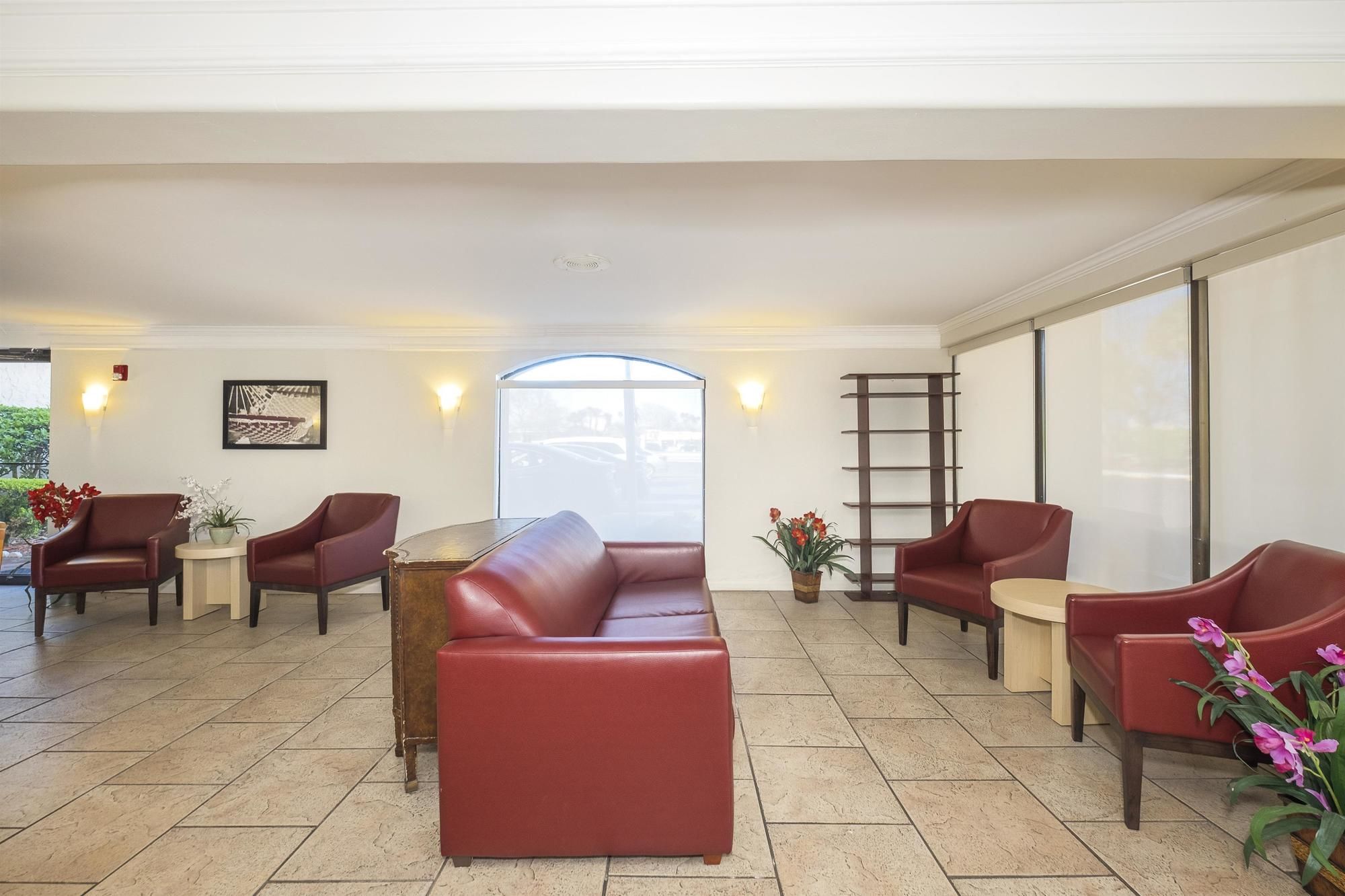 Days Inn by Wyndham Neptune Beach