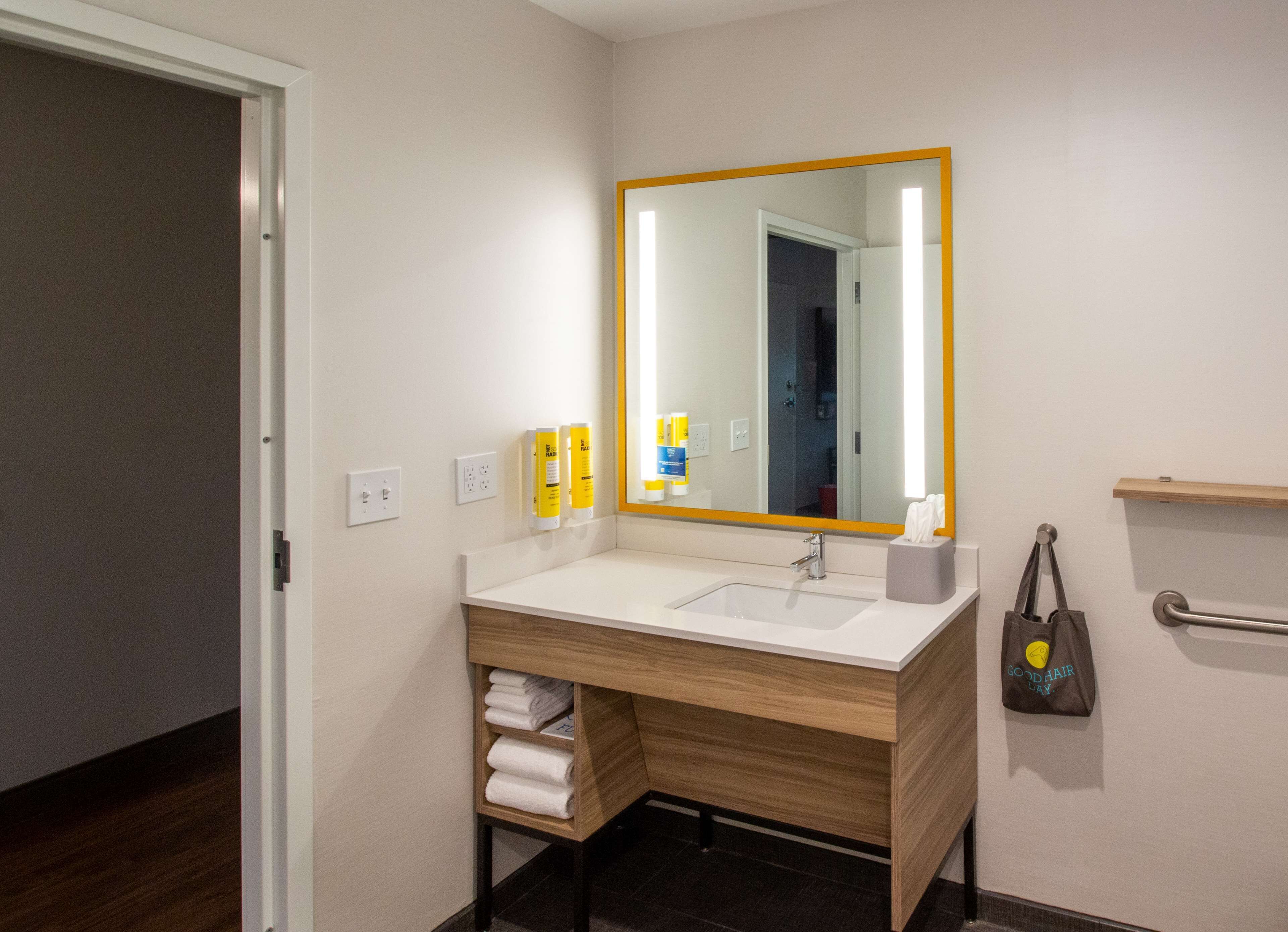 Tru by Hilton Niceville Eglin Air Force Base