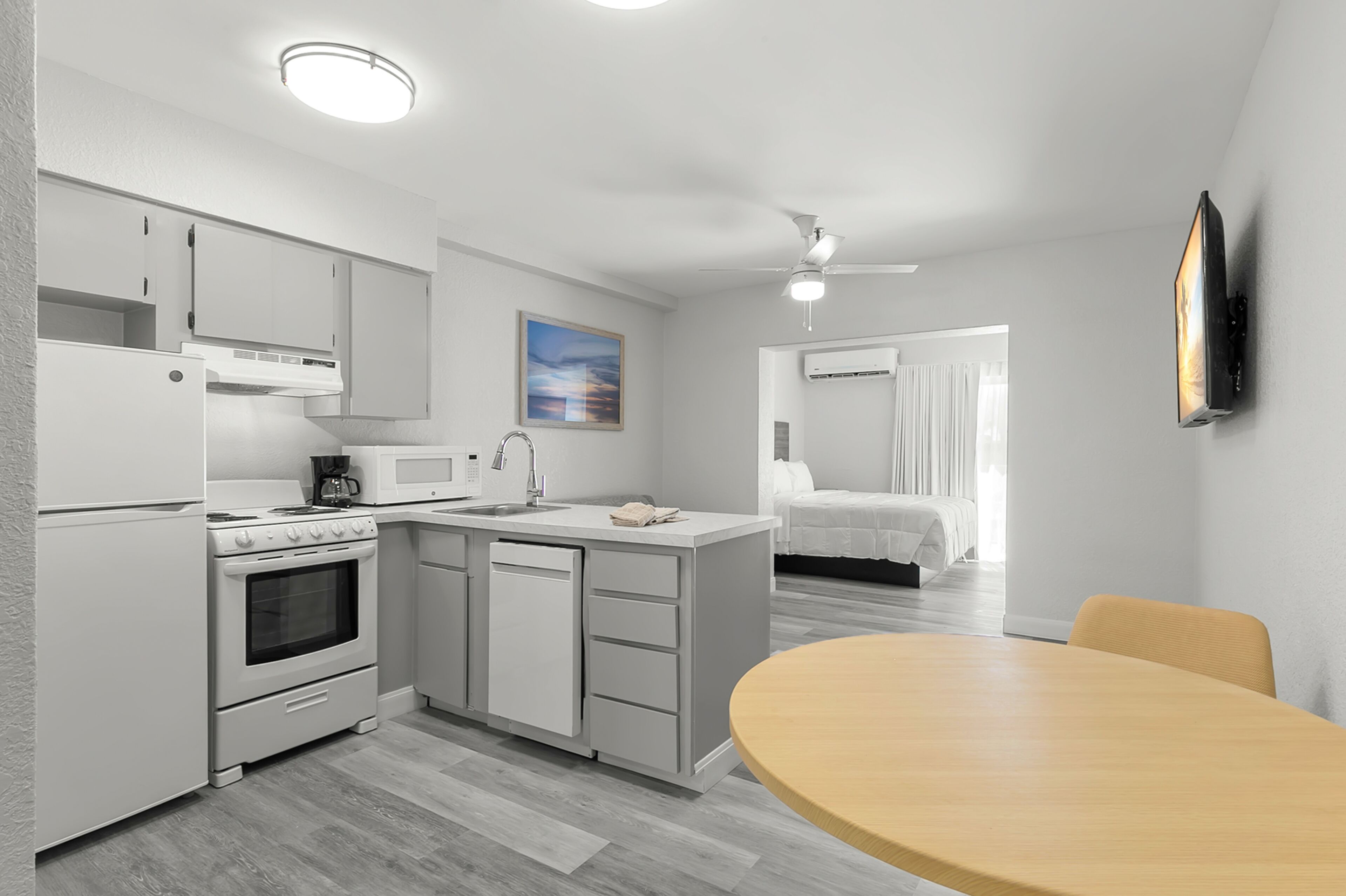 Grand Shores West