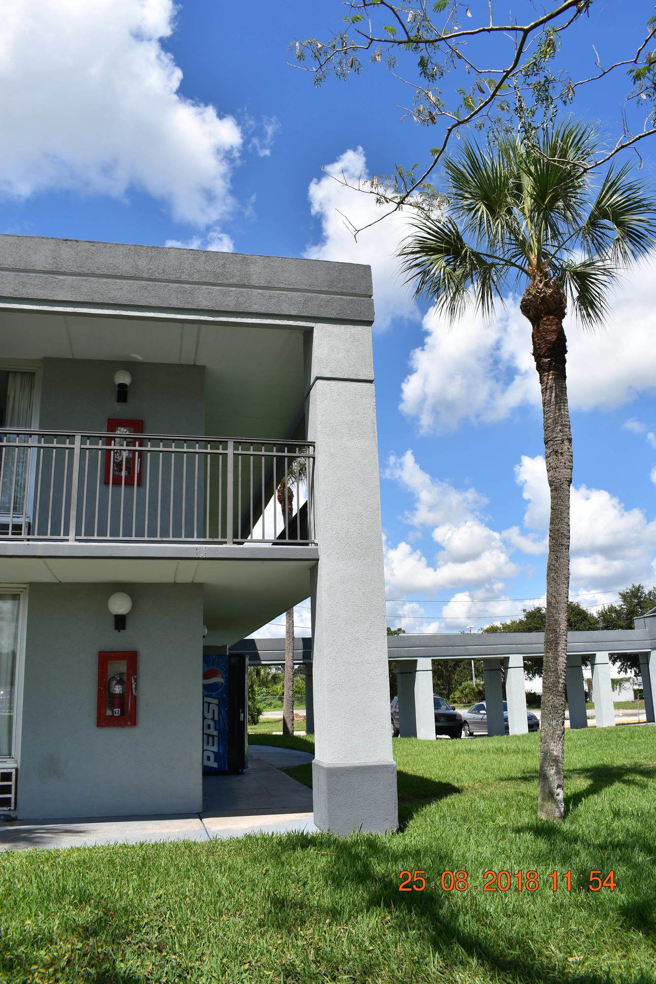 Super 8 by Wyndham Ocala I-75