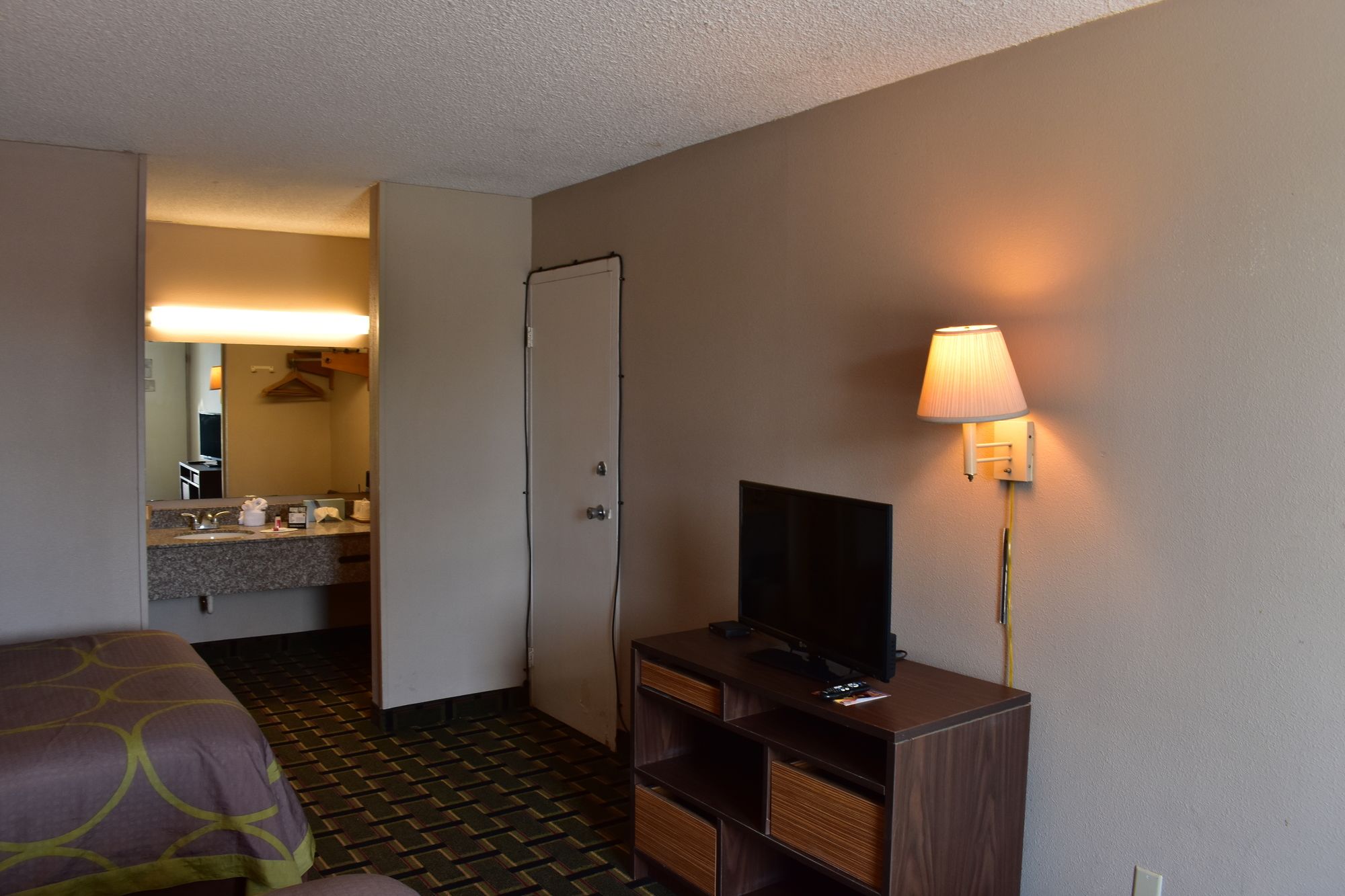 Super 8 by Wyndham Ocala I-75
