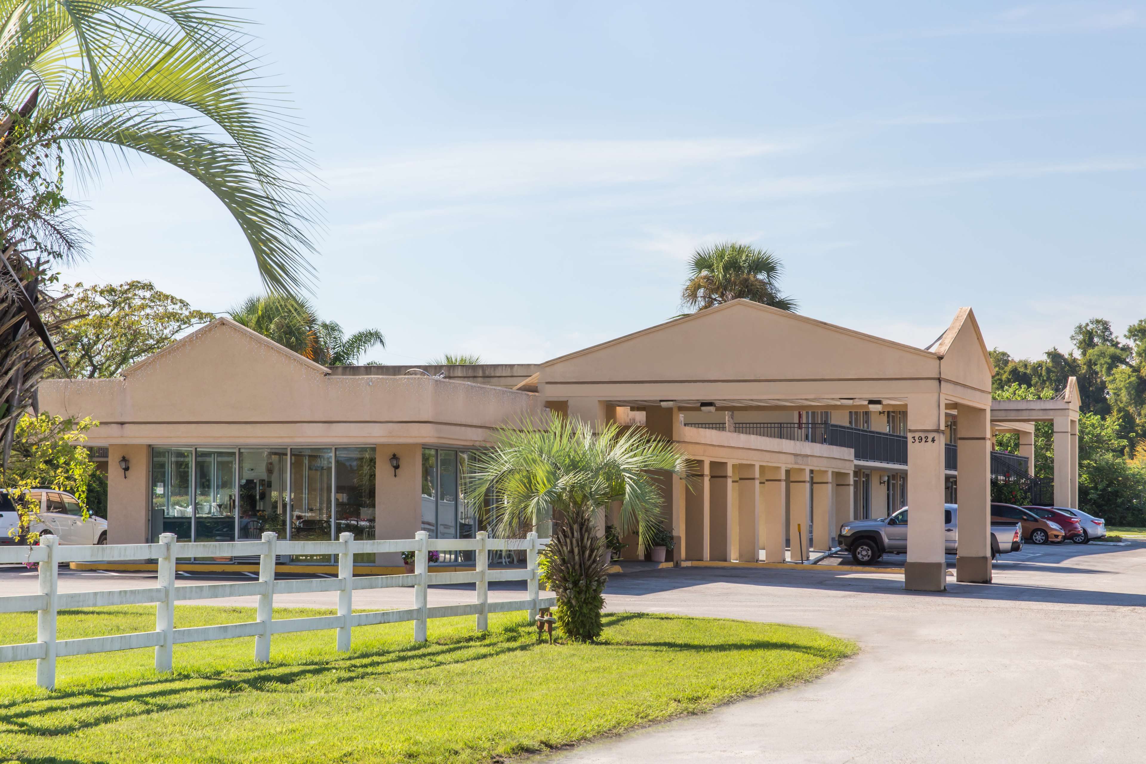 Super 8 by Wyndham Ocala I-75