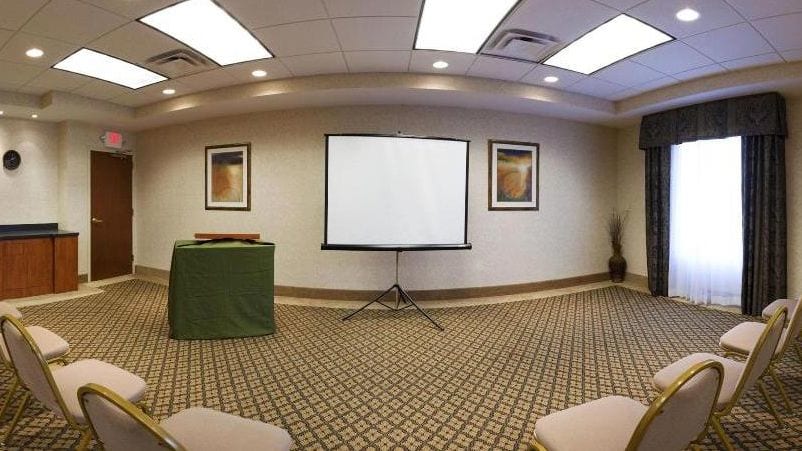 Holiday Inn Express Hotel & Suites Lake Okeechobee