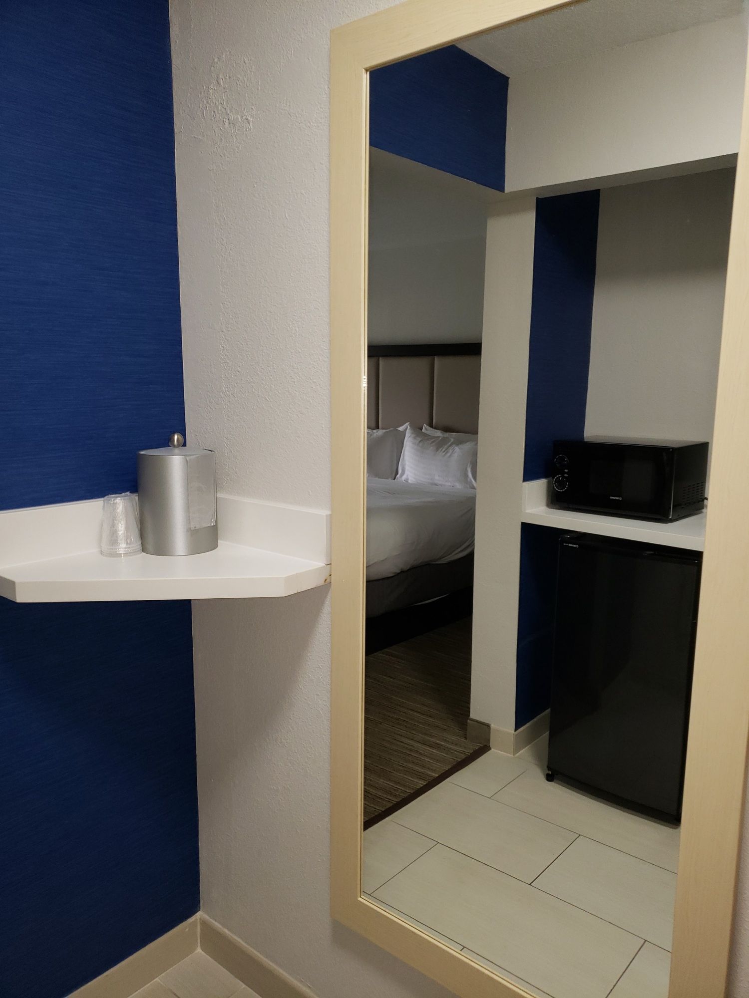 Holiday Inn Express Hotel & Suites Lake Okeechobee
