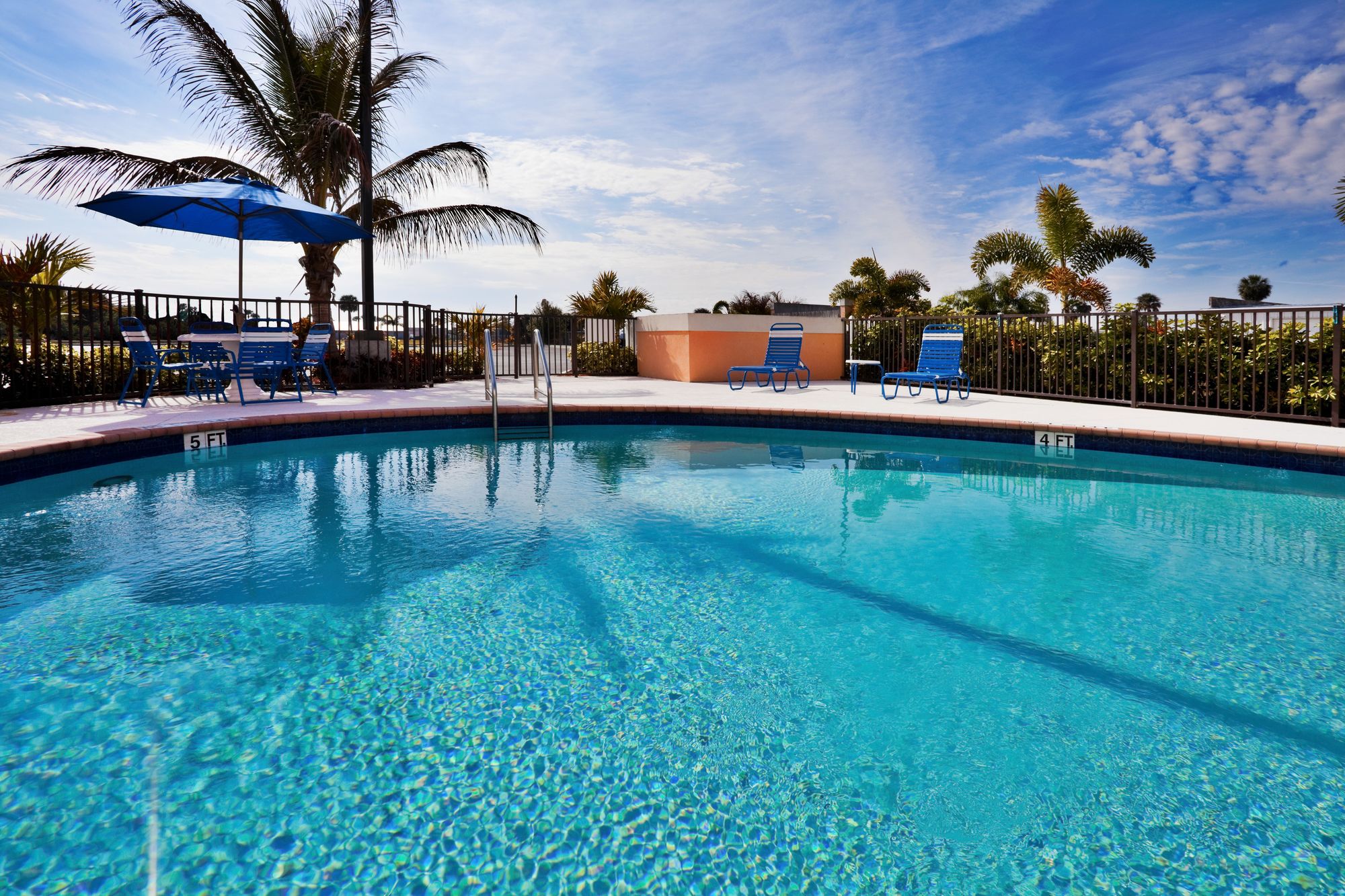 Holiday Inn Express Hotel & Suites Lake Okeechobee