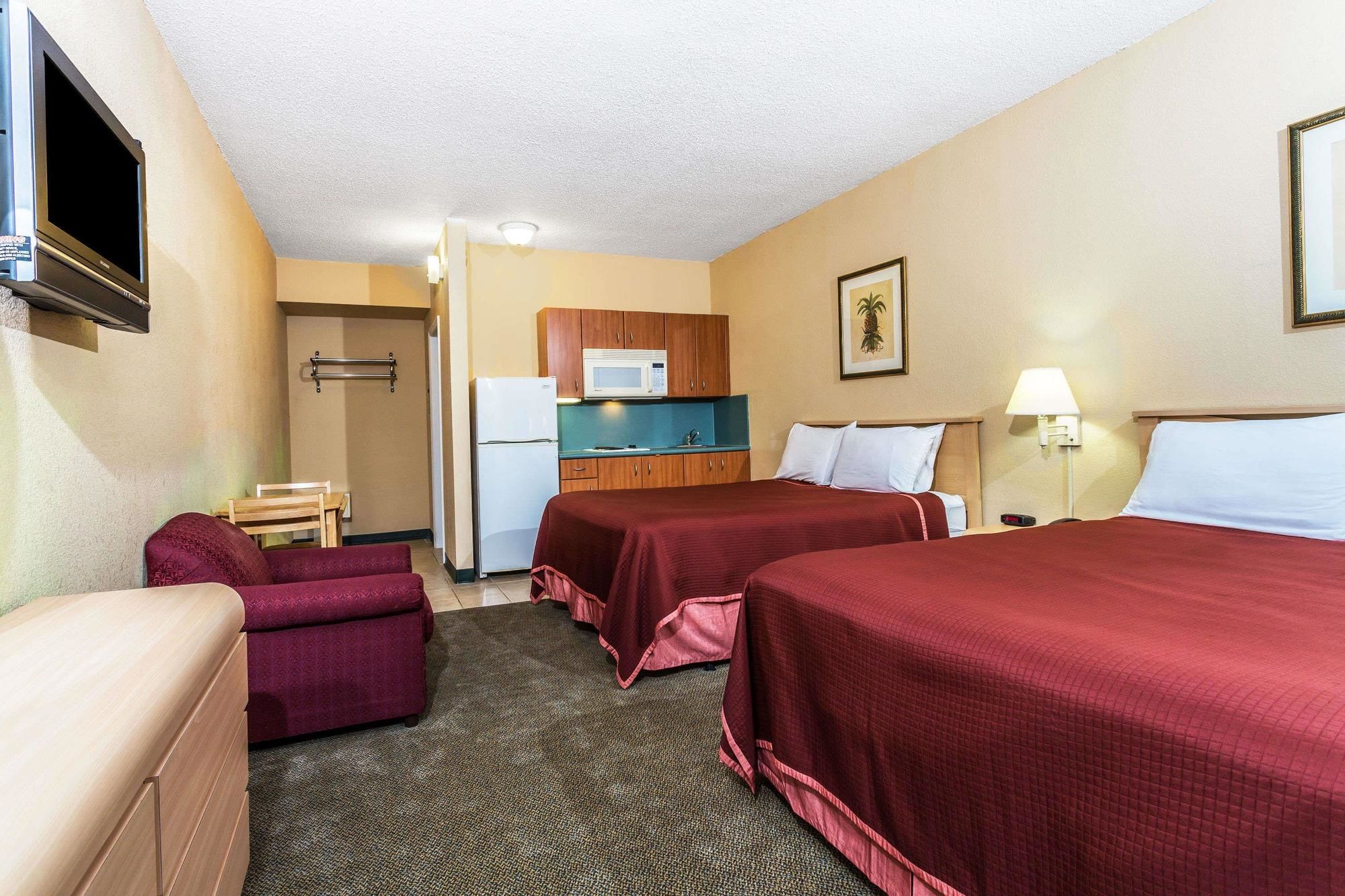 Travelodge Suites by Wyndham Lake Okeechobee