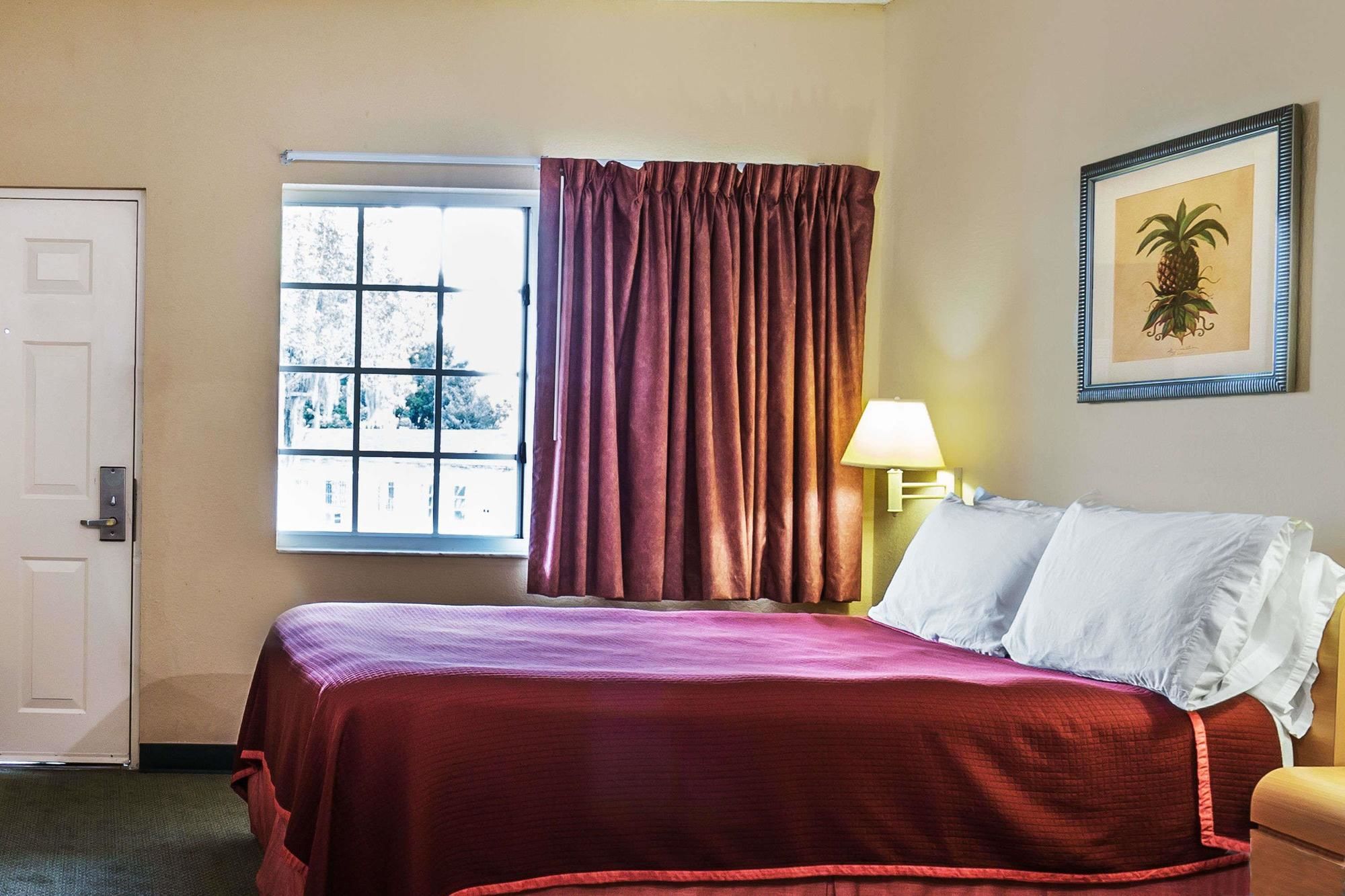 Travelodge Suites by Wyndham Lake Okeechobee