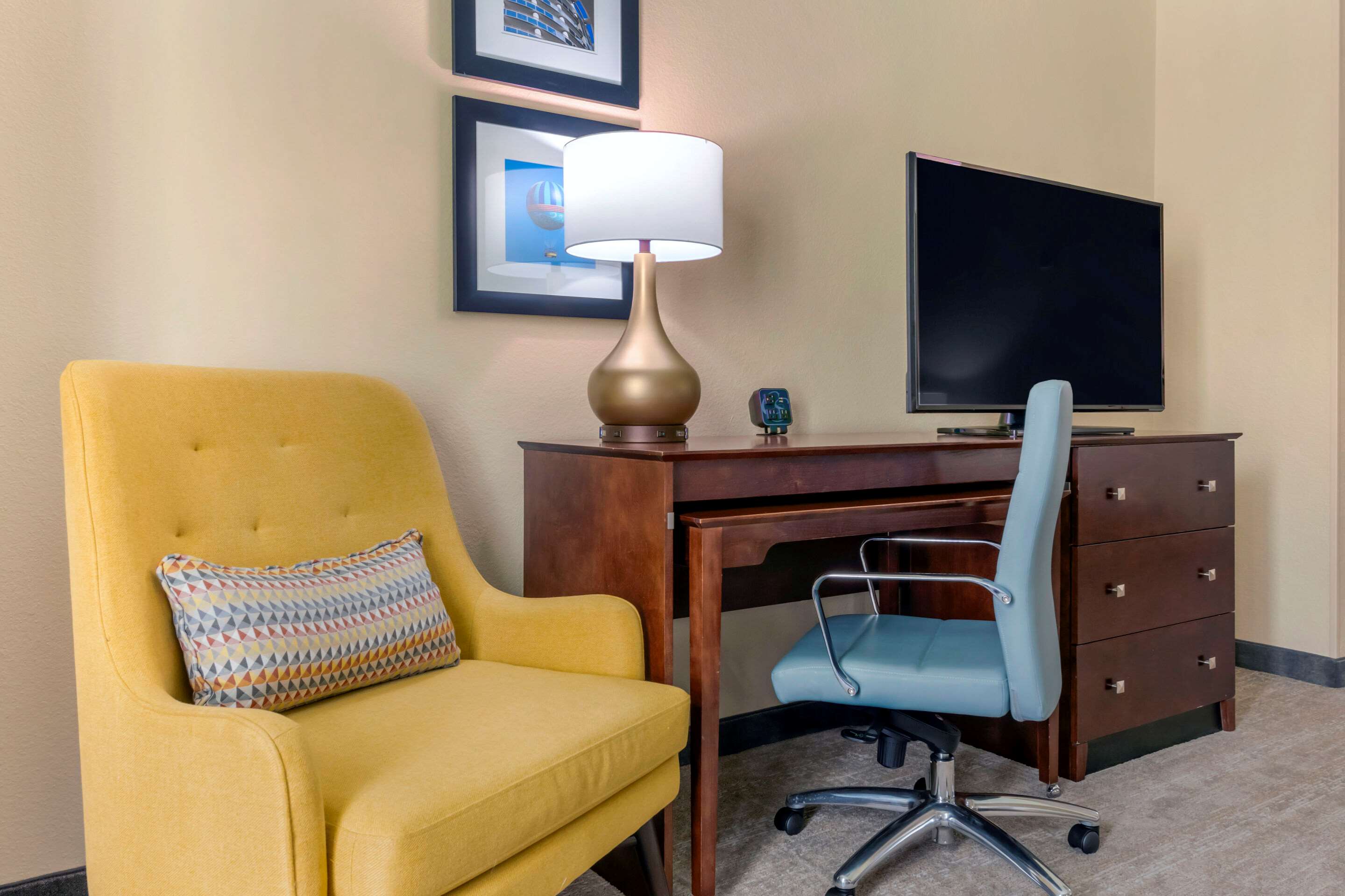Comfort Suites Near Universal Orlando Resort