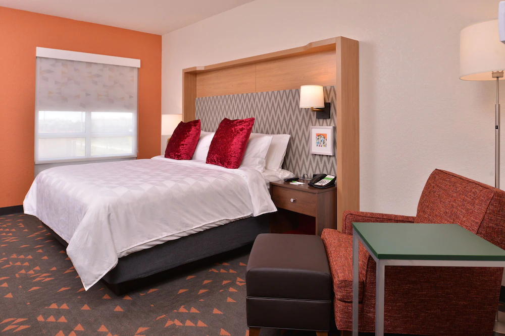 Holiday Inn & Suites Orlando - International Dr S