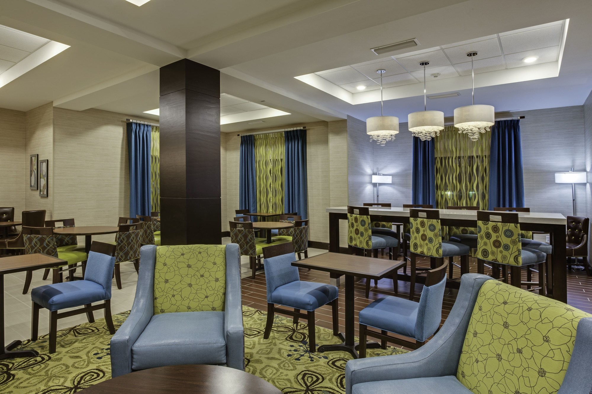 Holiday Inn Express & Suites Orlando East-UCF Area