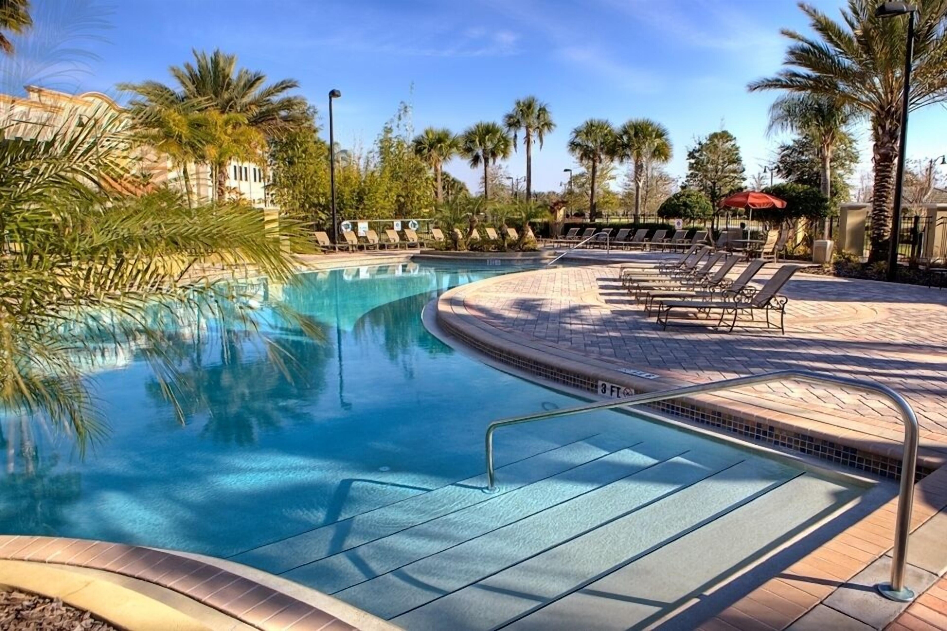 Lake Front Oasis