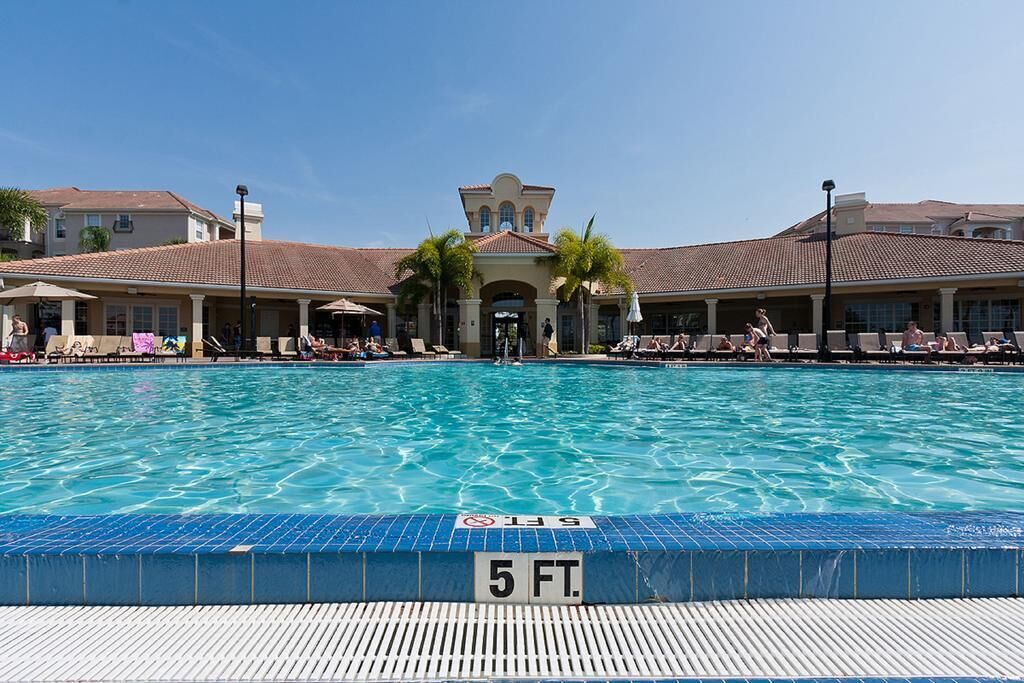 Lake Front Oasis