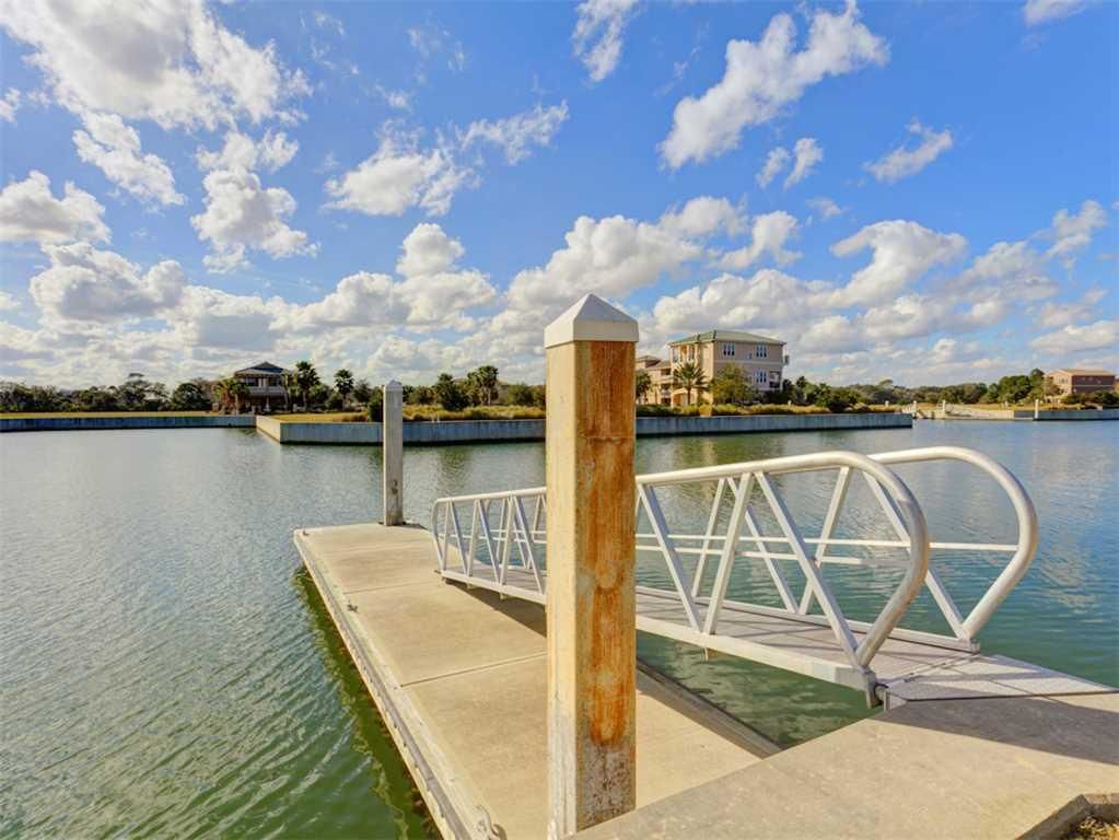 Yacht Harbor Village