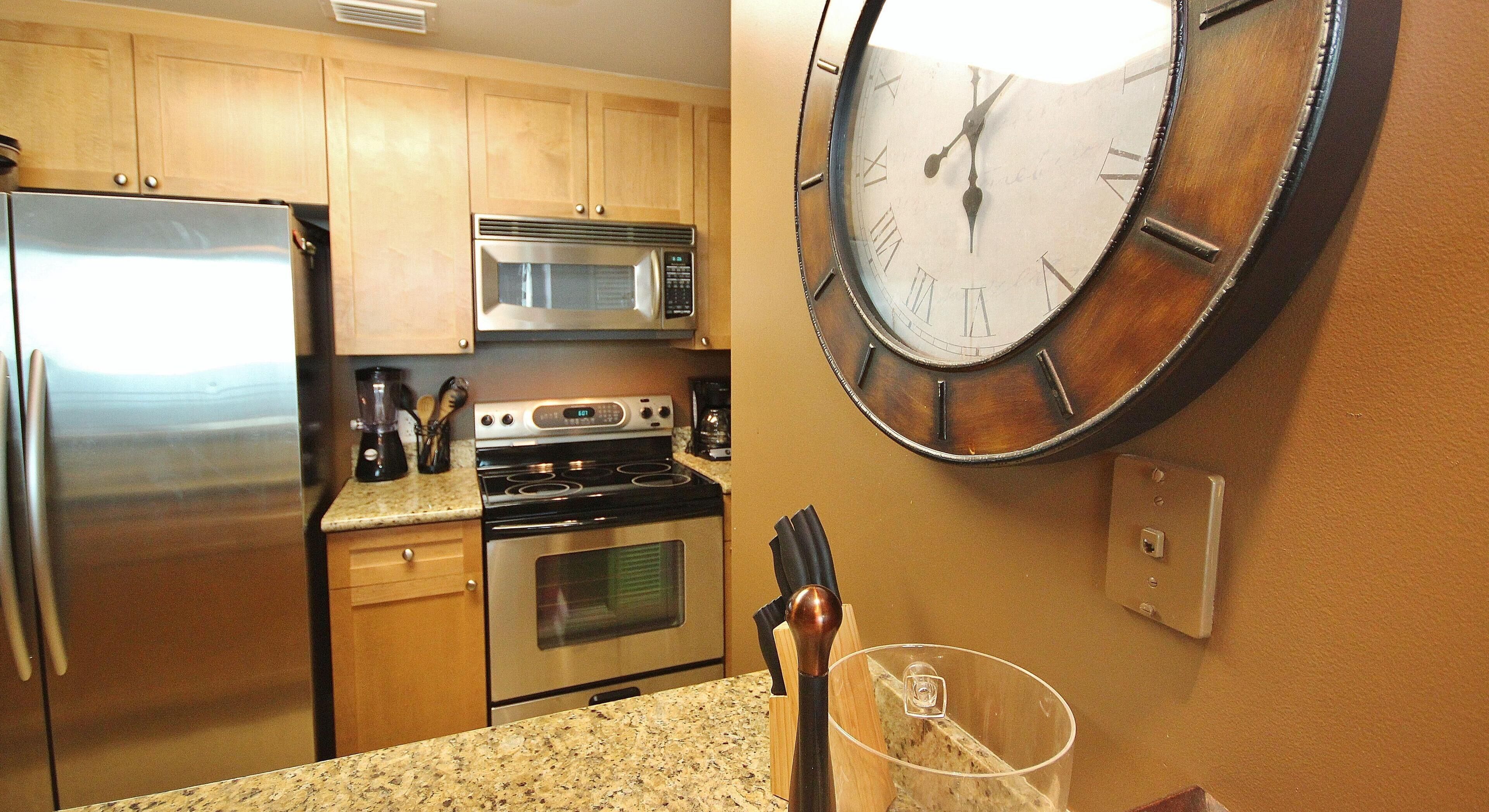 Aqua Resort by Teeming Vacation Rentals