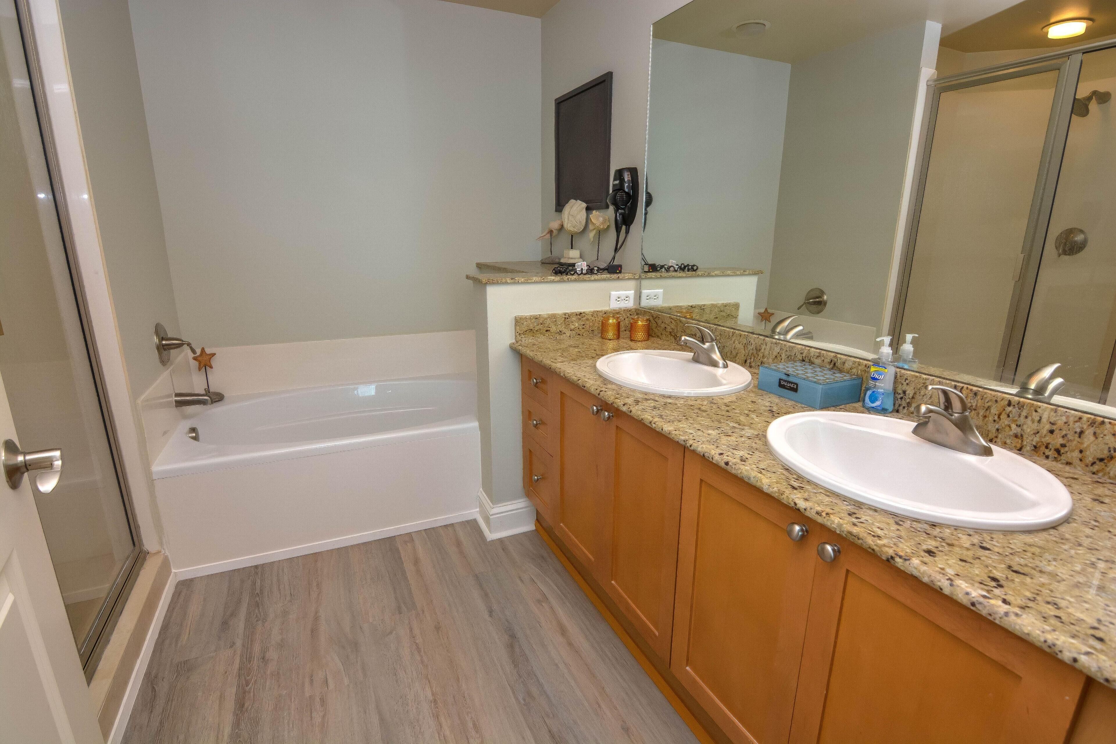 Aqua Resort by Teeming Vacation Rentals