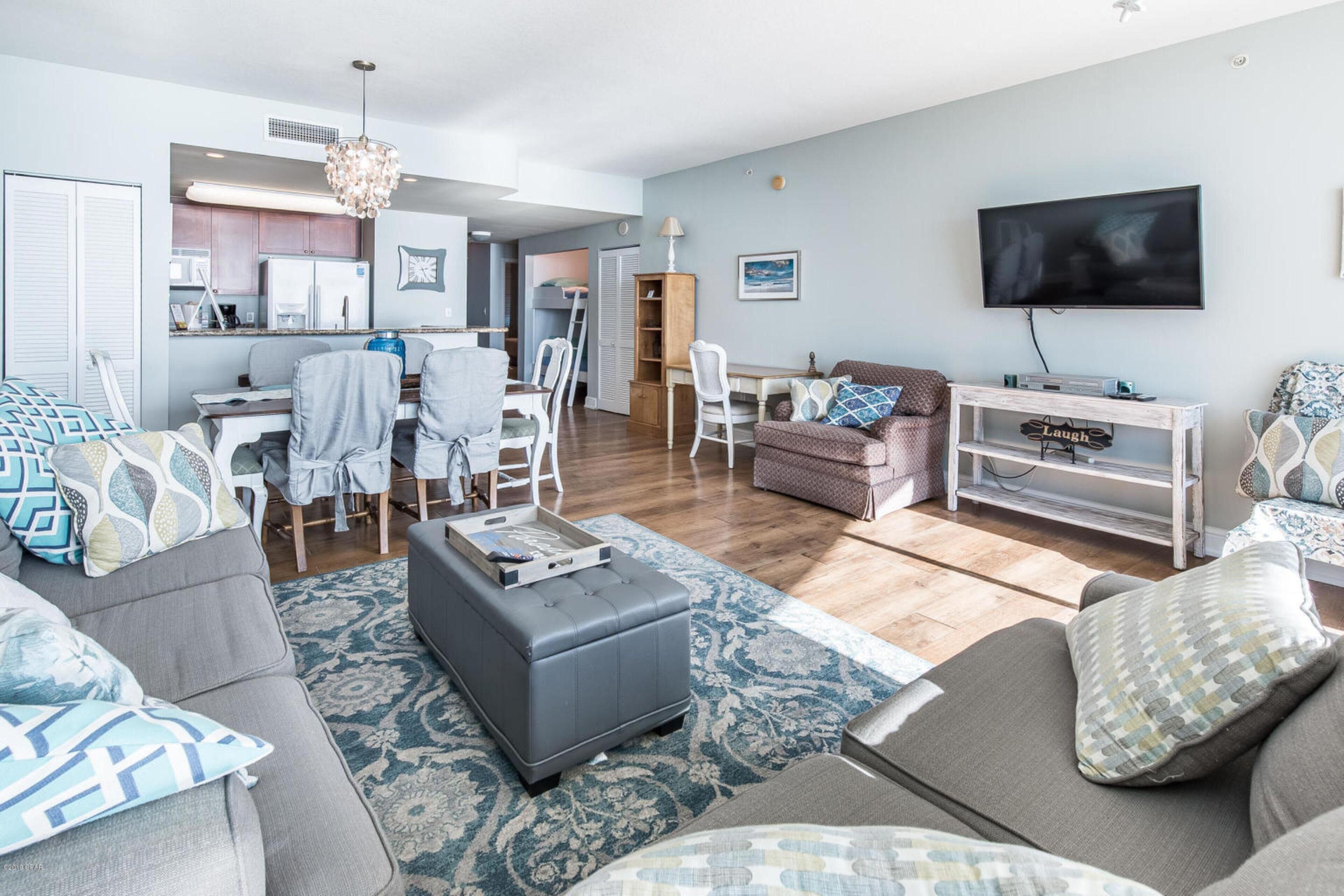 Aqua Resort by Teeming Vacation Rentals