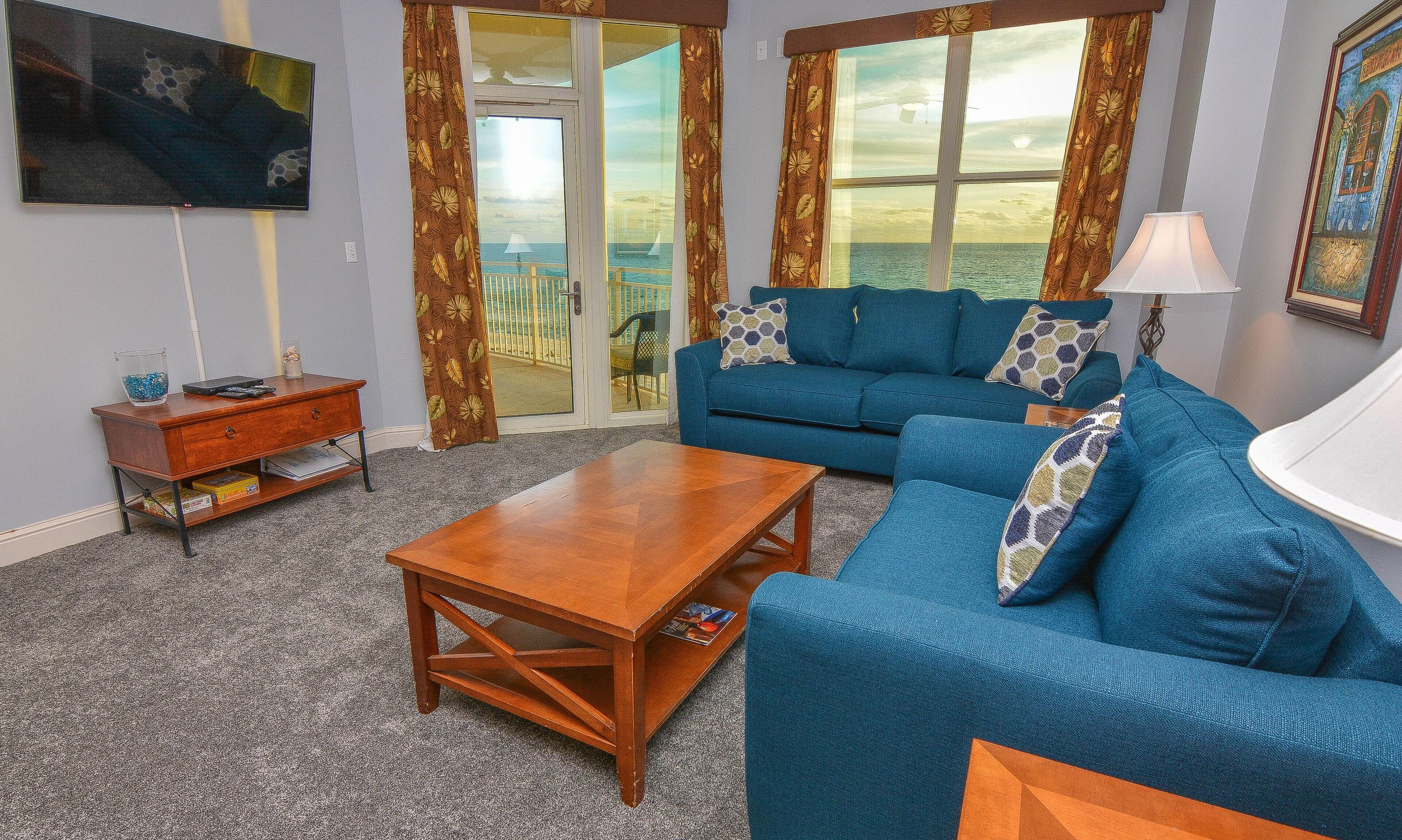 Aqua Resort by Teeming Vacation Rentals