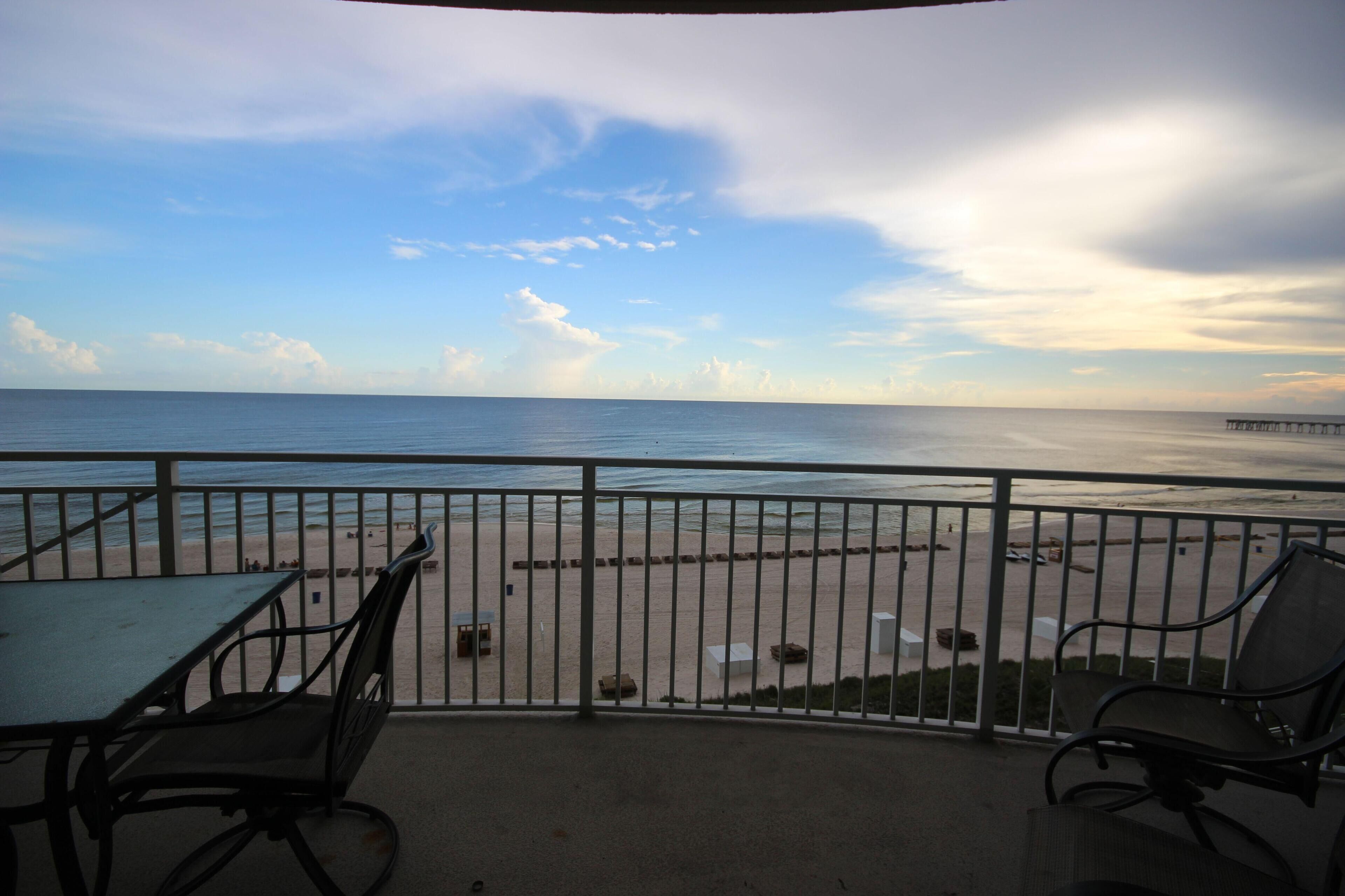 Aqua Resort by Teeming Vacation Rentals