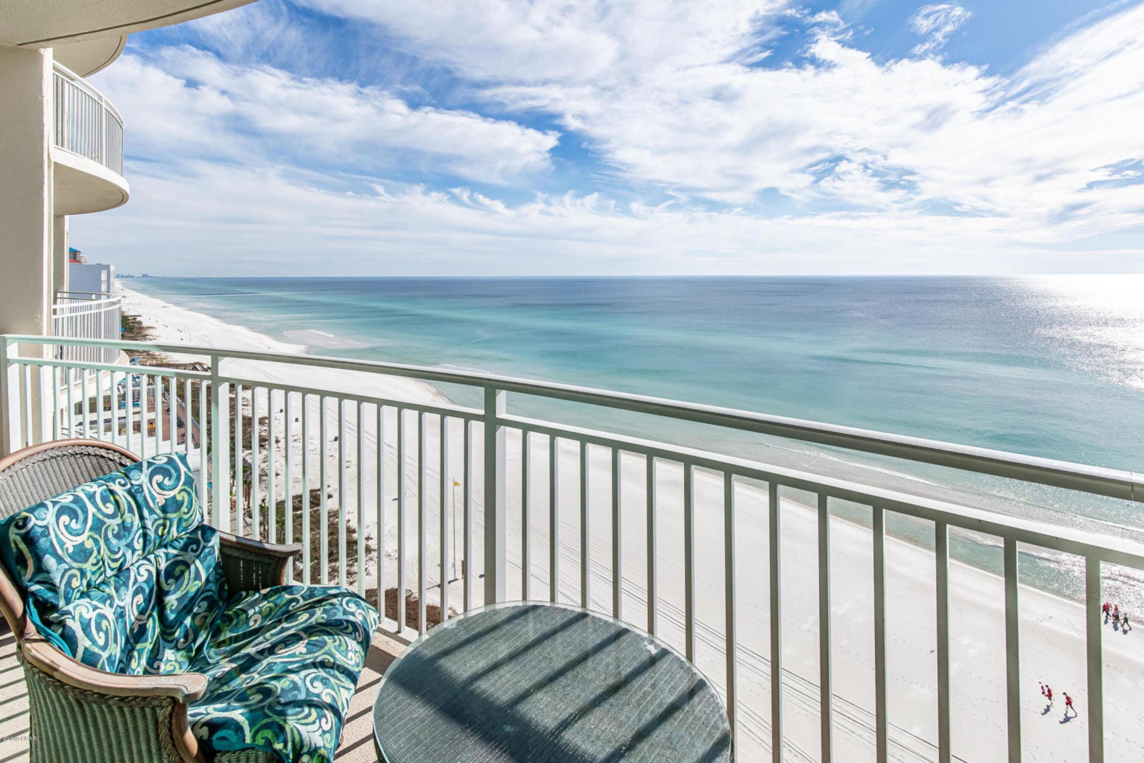 Aqua Resort by Teeming Vacation Rentals
