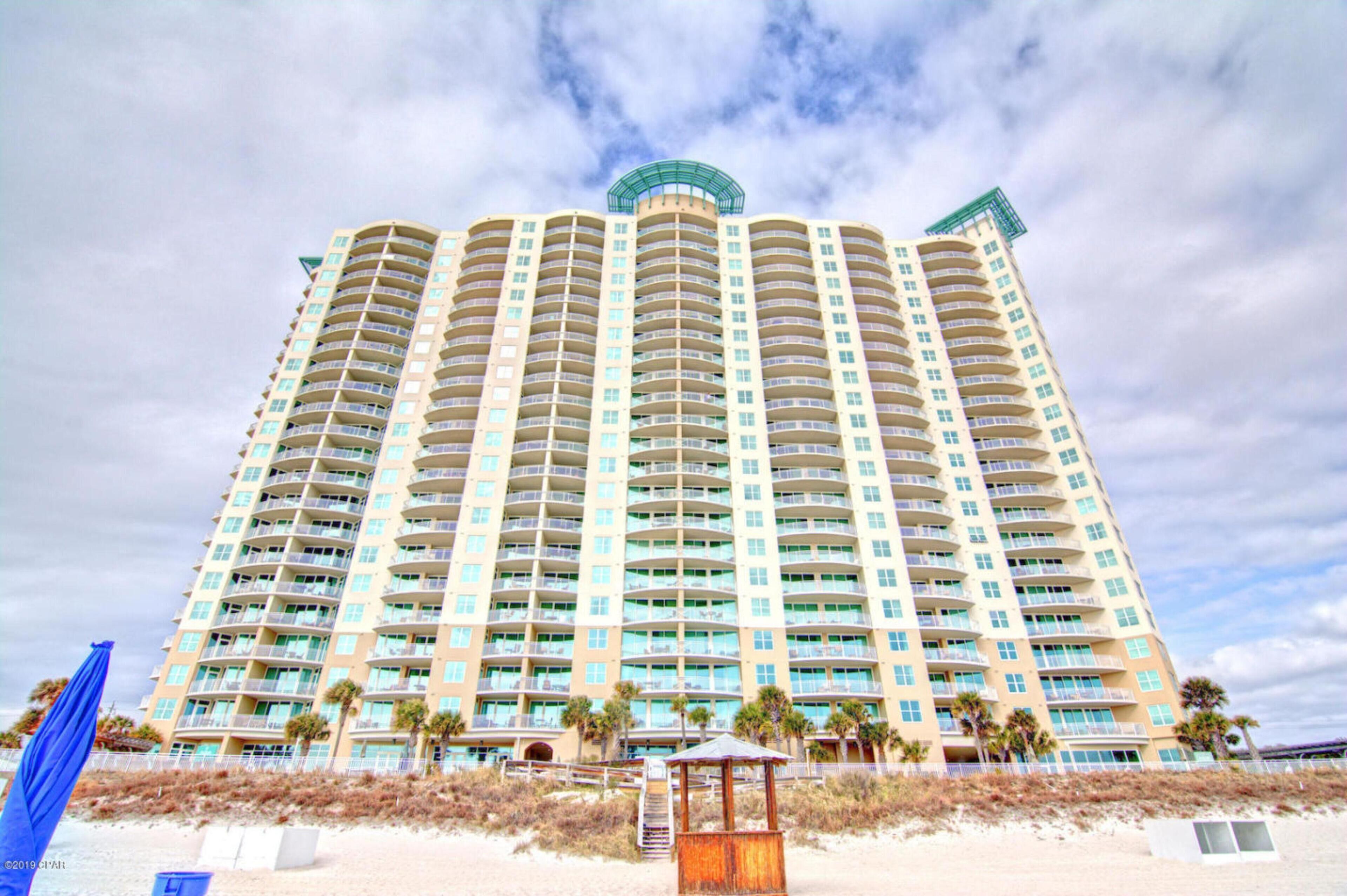 Aqua Resort by Teeming Vacation Rentals