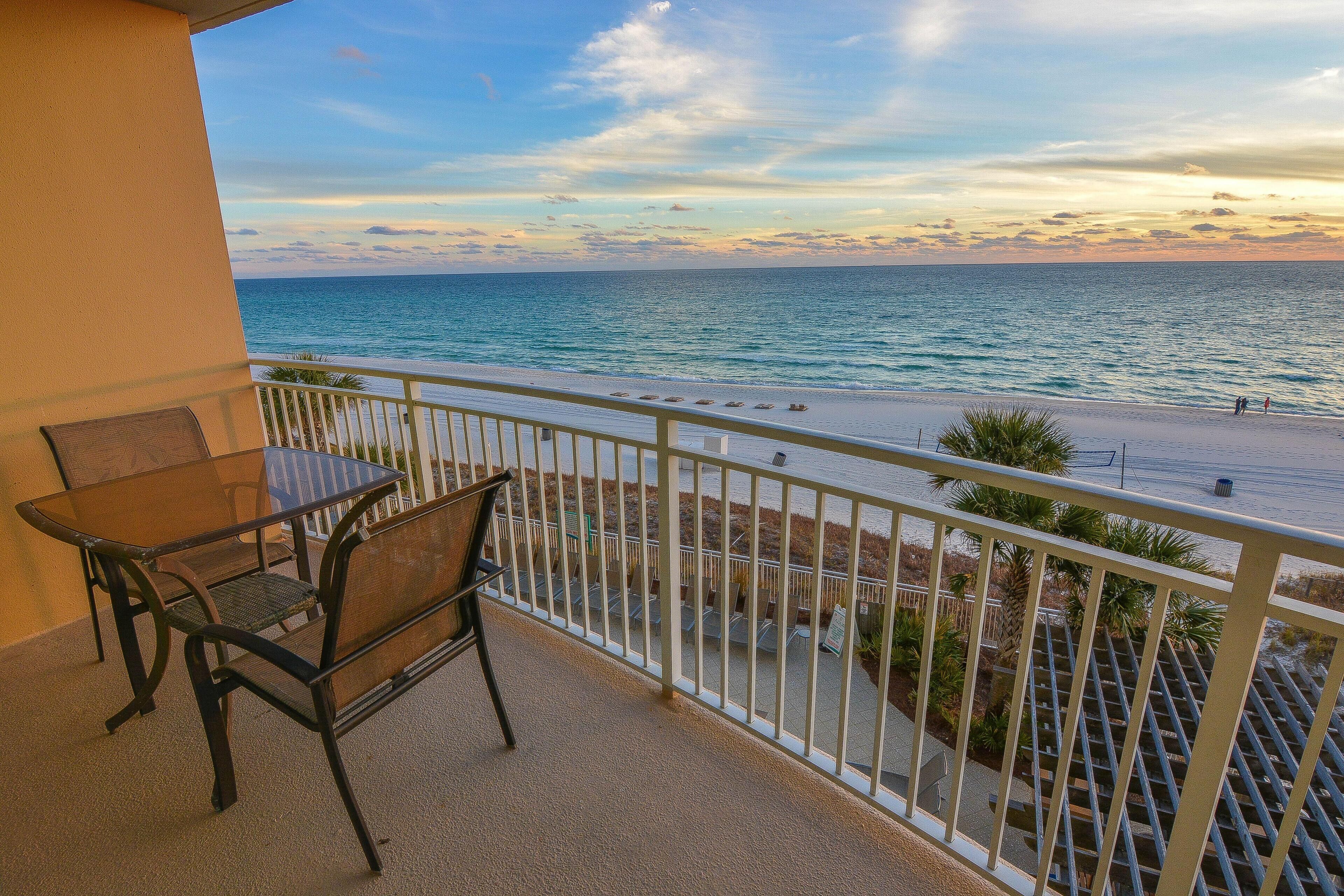 Aqua Resort by Teeming Vacation Rentals