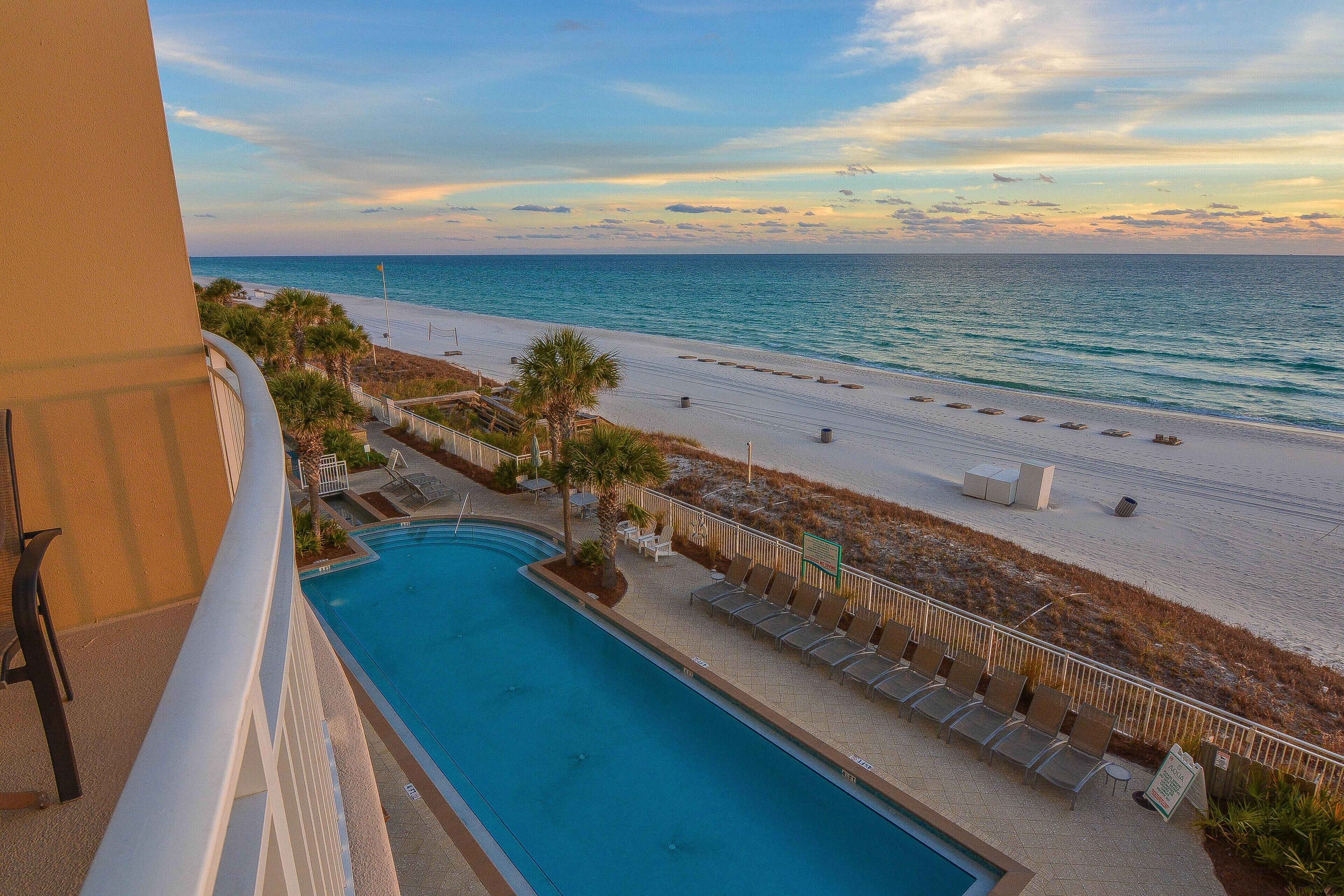 Aqua Resort by Teeming Vacation Rentals