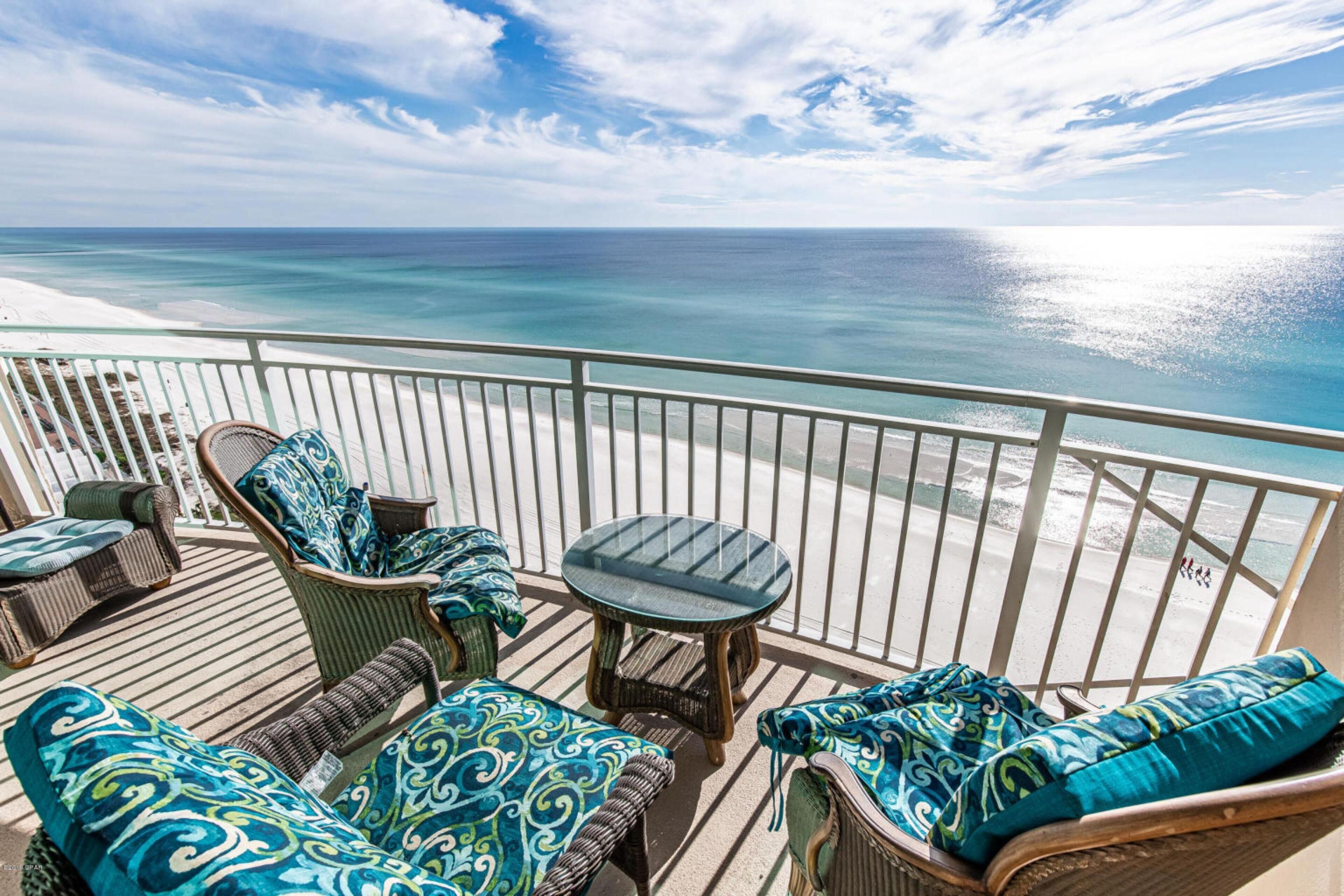 Aqua Resort by Teeming Vacation Rentals
